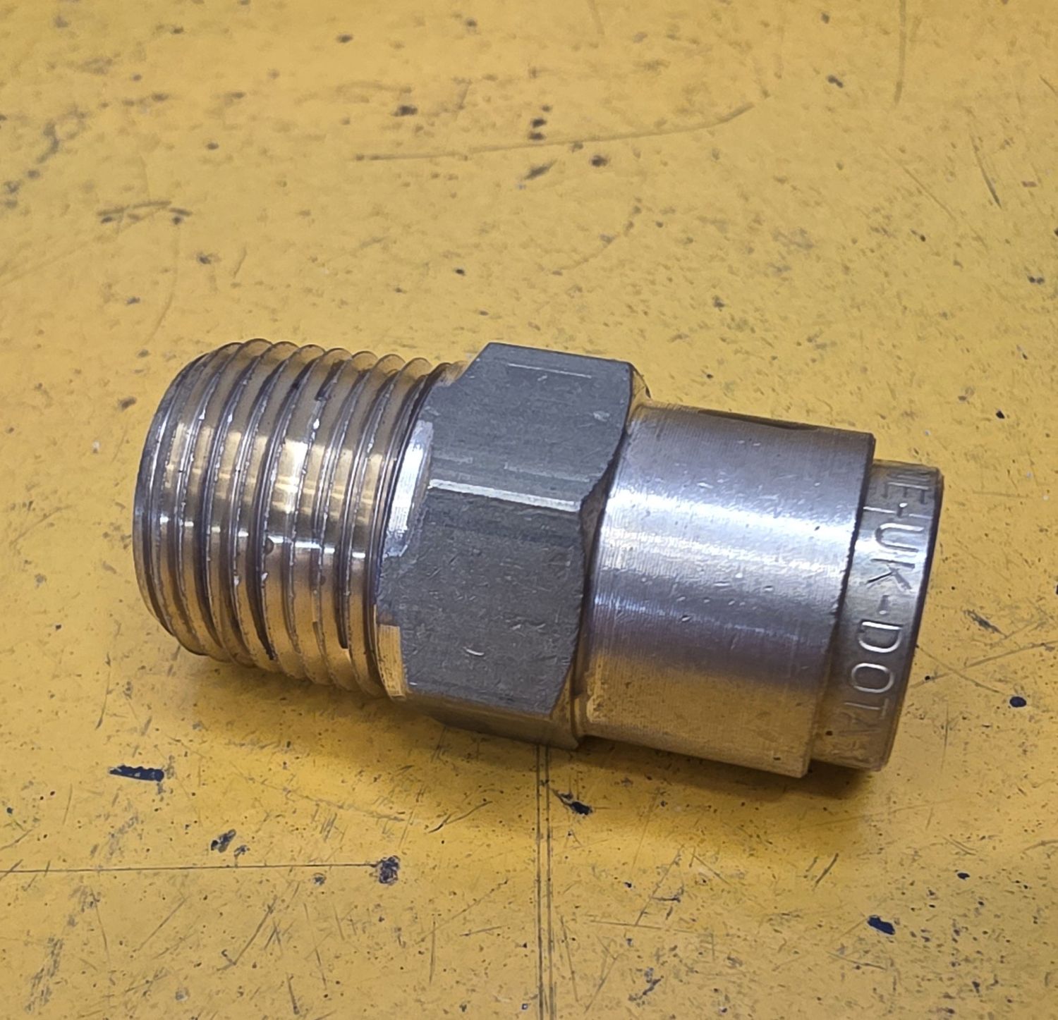 BRASS FF3 MALE CONNECT 3/8 TUBE X 3/8 NPT
