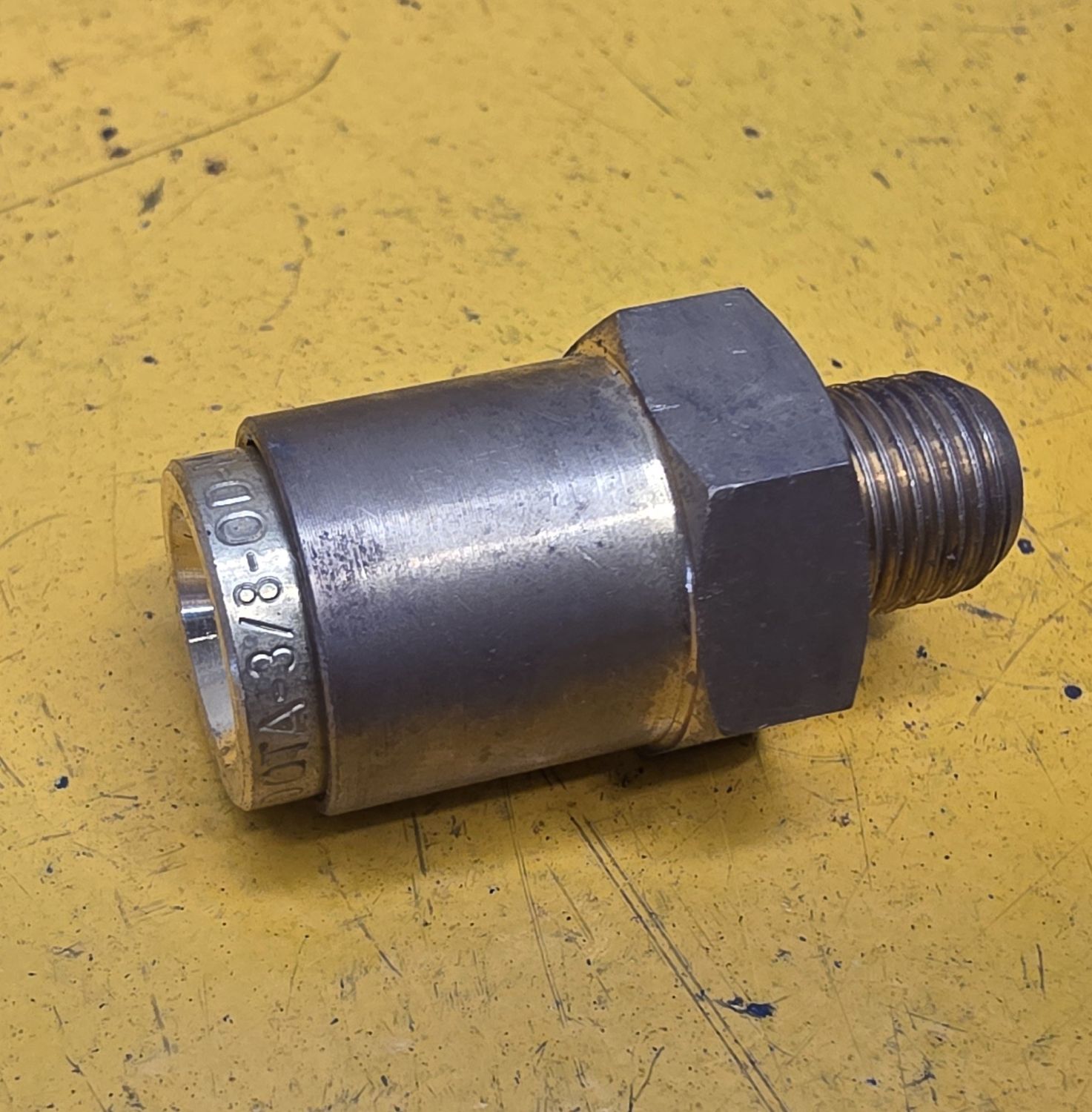 BRASS FF3 MALE CONNECT 3/8 TUBE X1/8 NPT