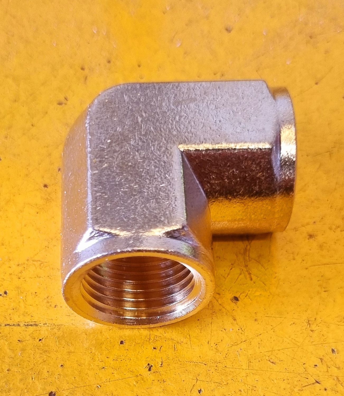 BRASS FEMALE 90 DEG ELBOW 1/2 BSP