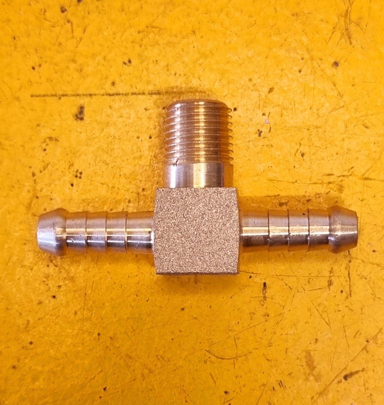 BRASS AIRLINE MALE BRANCH TEE 5/16 HOSE X 1/4 BSP