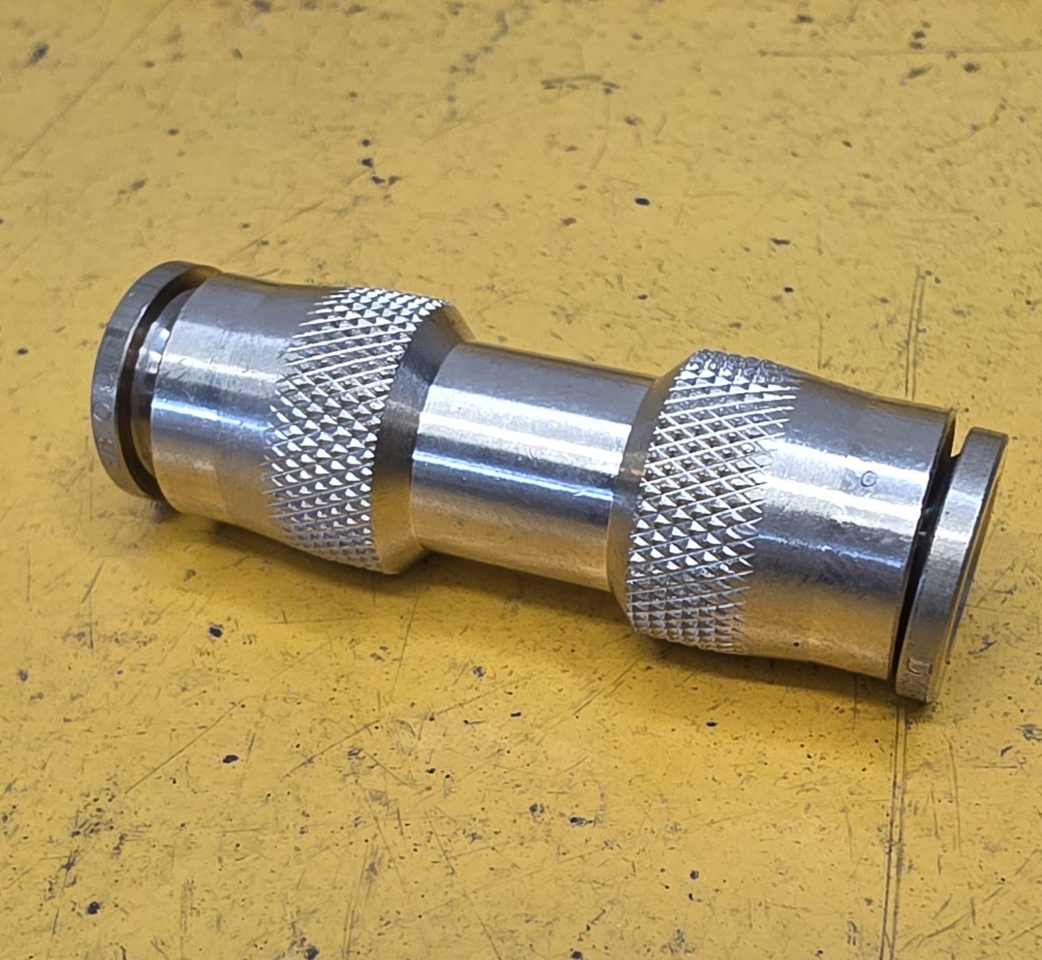 BRASS TUBE UNION 1/4 TUBE