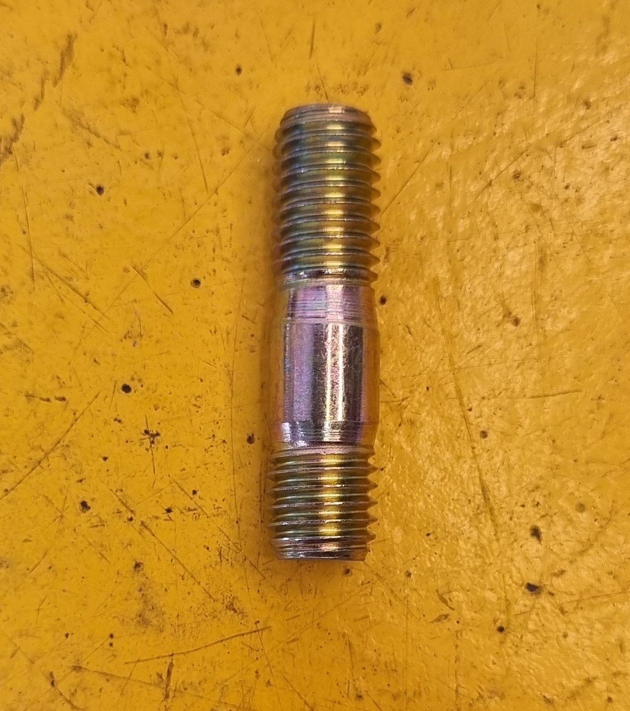 STUD MANIFOLD M10X40 1.5