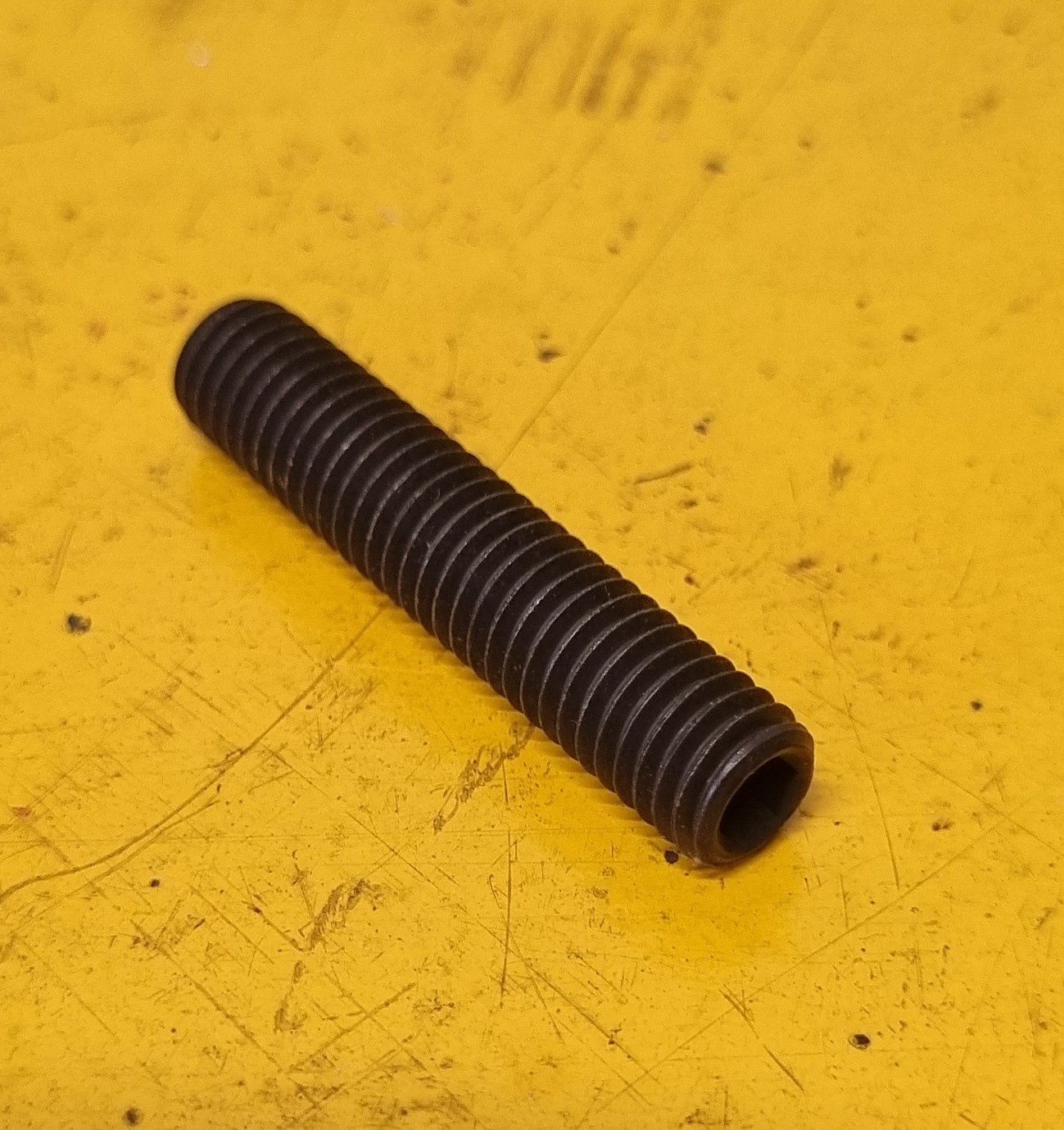GRUB SCREW M10X40 BLK 1.5 STD