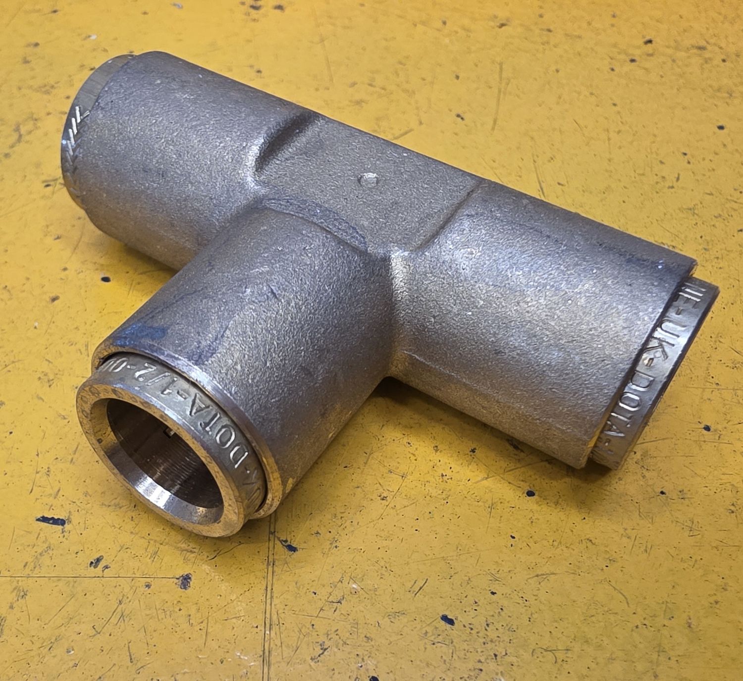 BRASS FF14 TUBE TEE 1/2