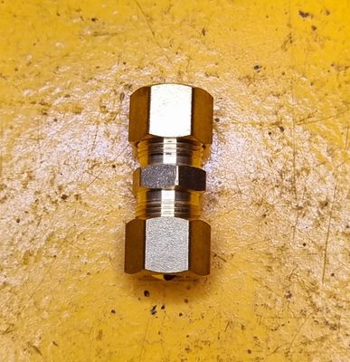 BRASS COMP DOUBLE UNION 3/16 TUBE