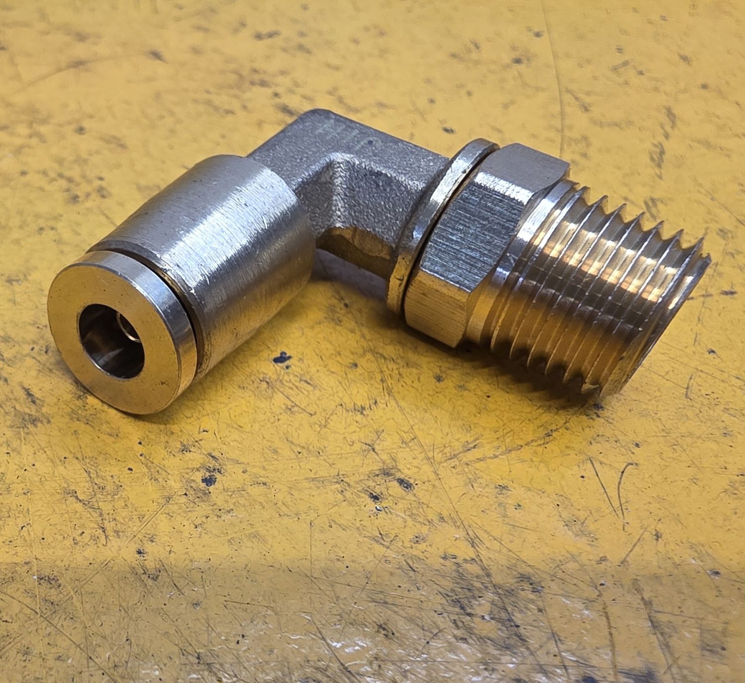 BRASS FFM5 ELBOW SWIVEL 6MMX1/4NPT