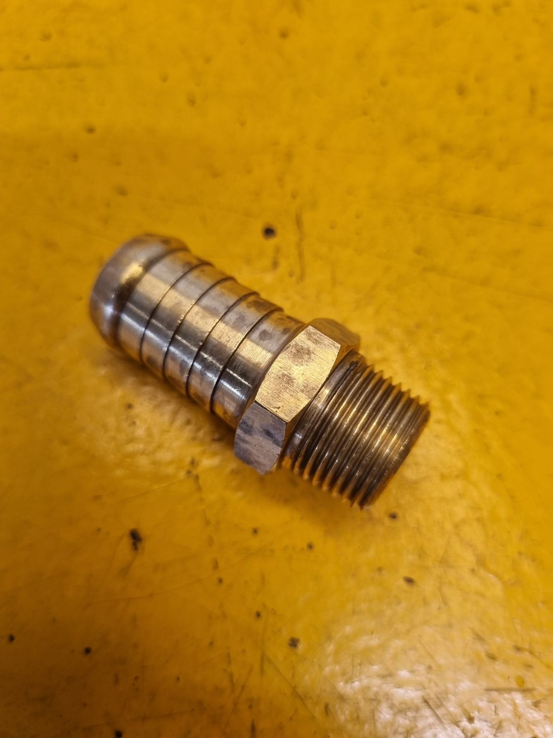 BRASS AIRLINE MALE CONNECT 5/8 HOSE X 3/8 BSP