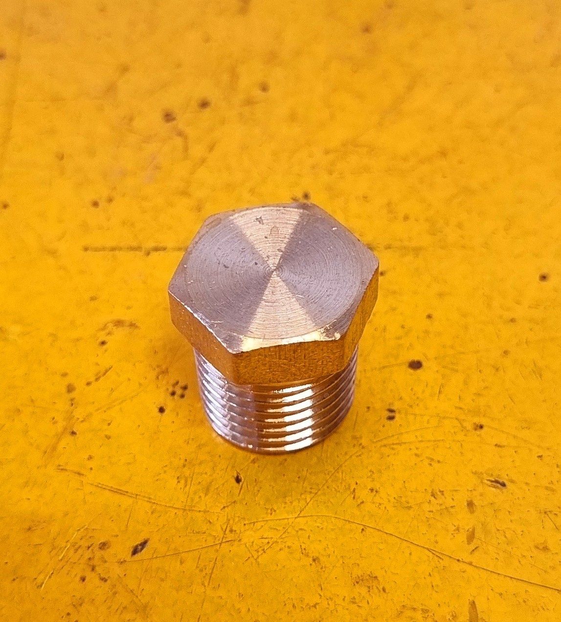 BRASS HEX PLUG HOLLOW 1/4 BSP