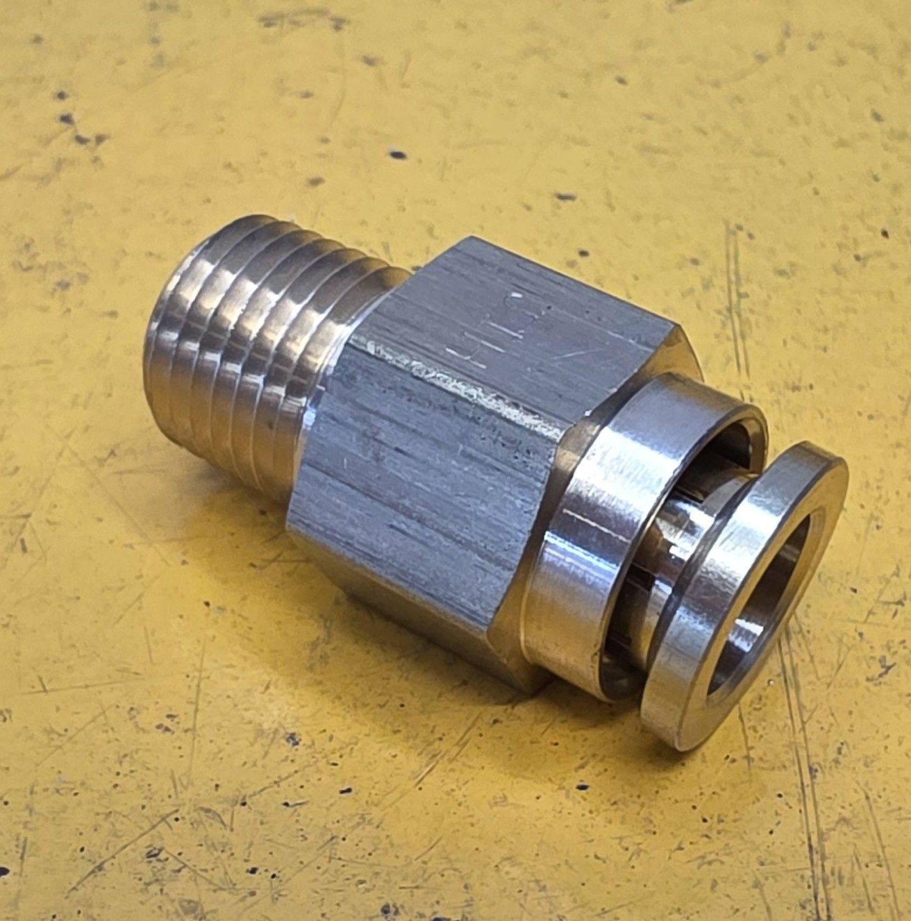 BRASS FF3 MALE CONNECT 3/8 TUBE X 1/4 NPT
