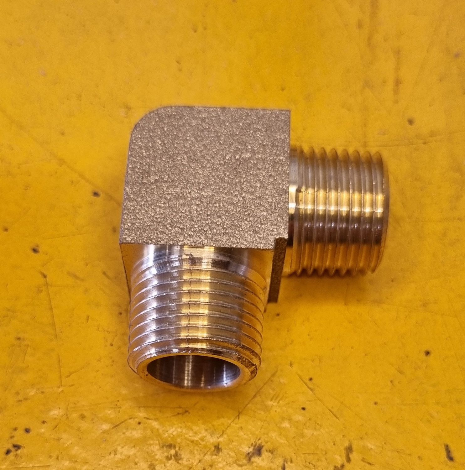 BRASS 90 DEG MALE ELBOW 1/2 BSP