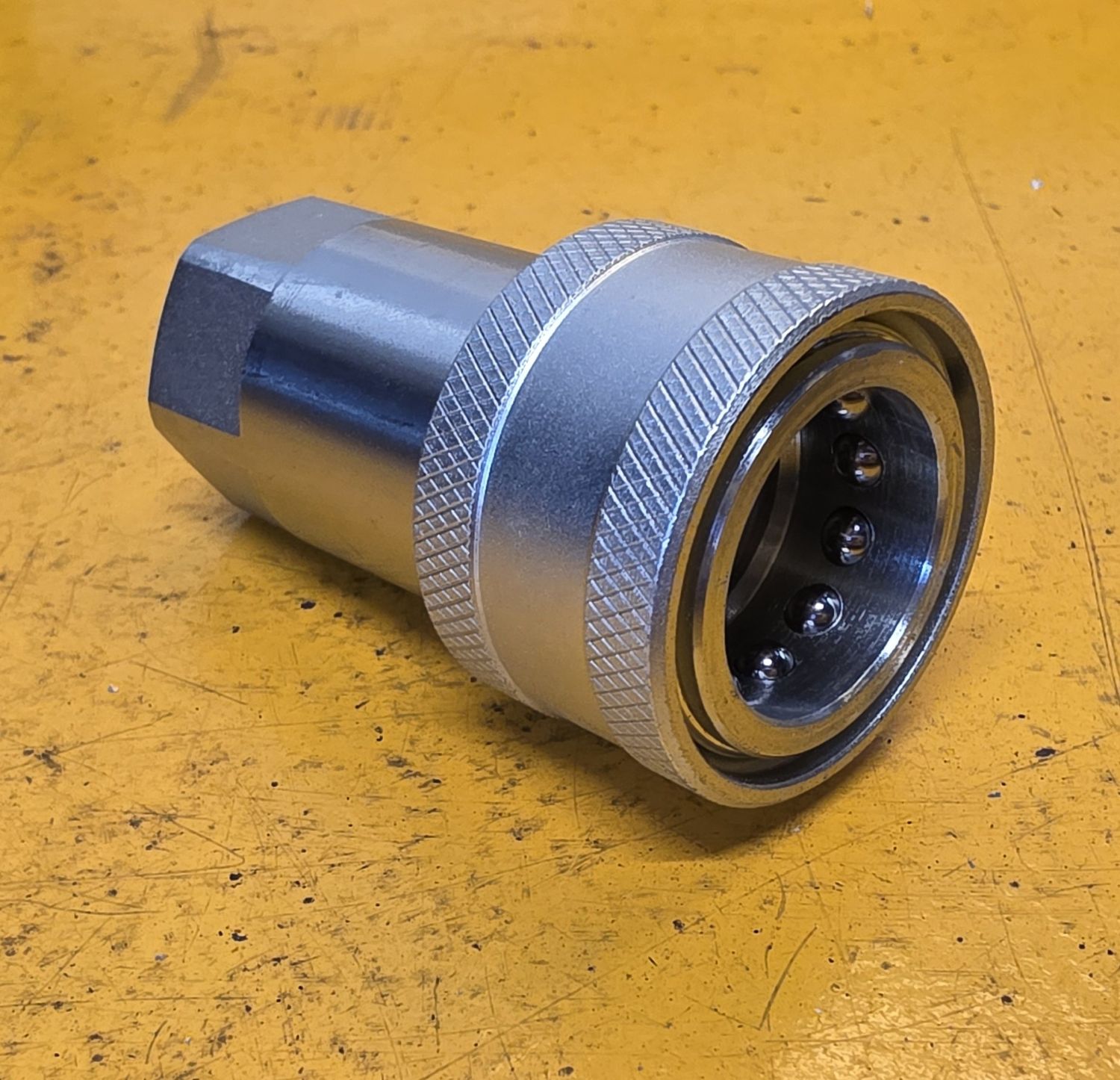 HYDRAULIC COUPLING 1/2 FEMALE X 1/2 BSP S2961