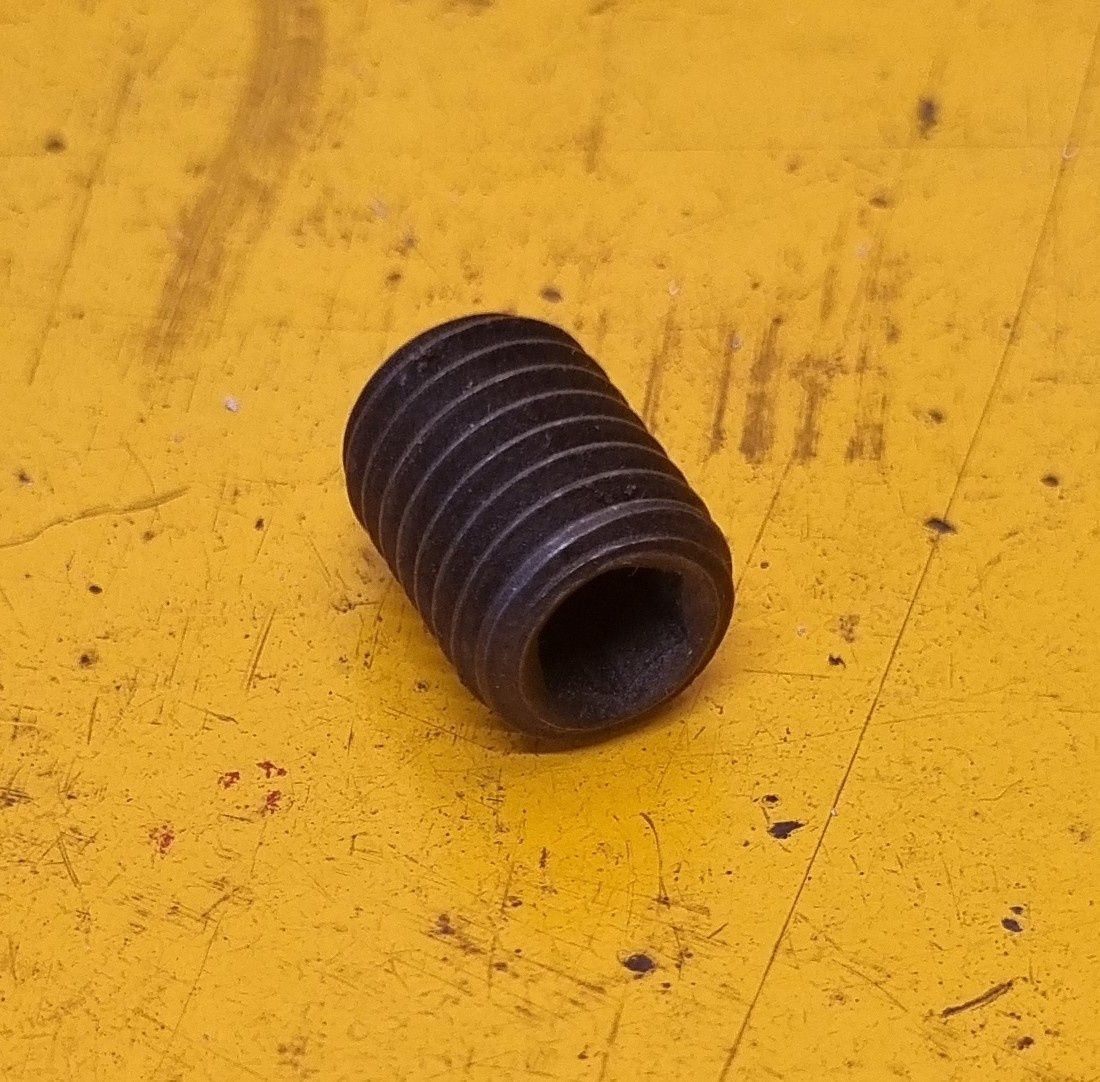 GRUB SCREW M8X16 BLK