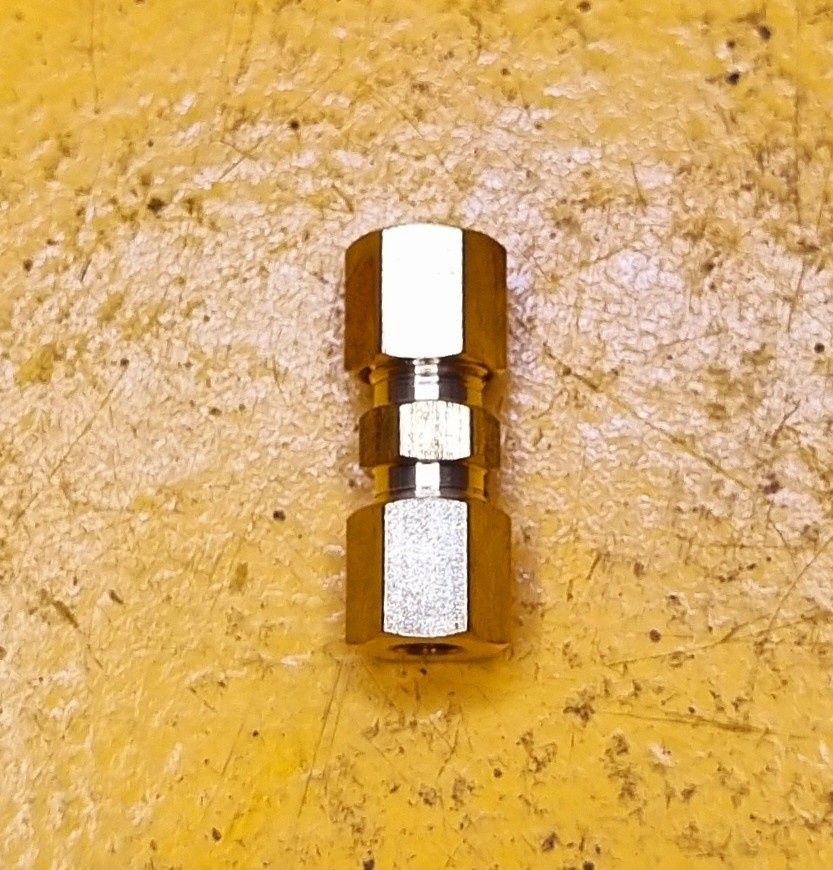 BRASS COMP DOUBLE UNION 4MM
