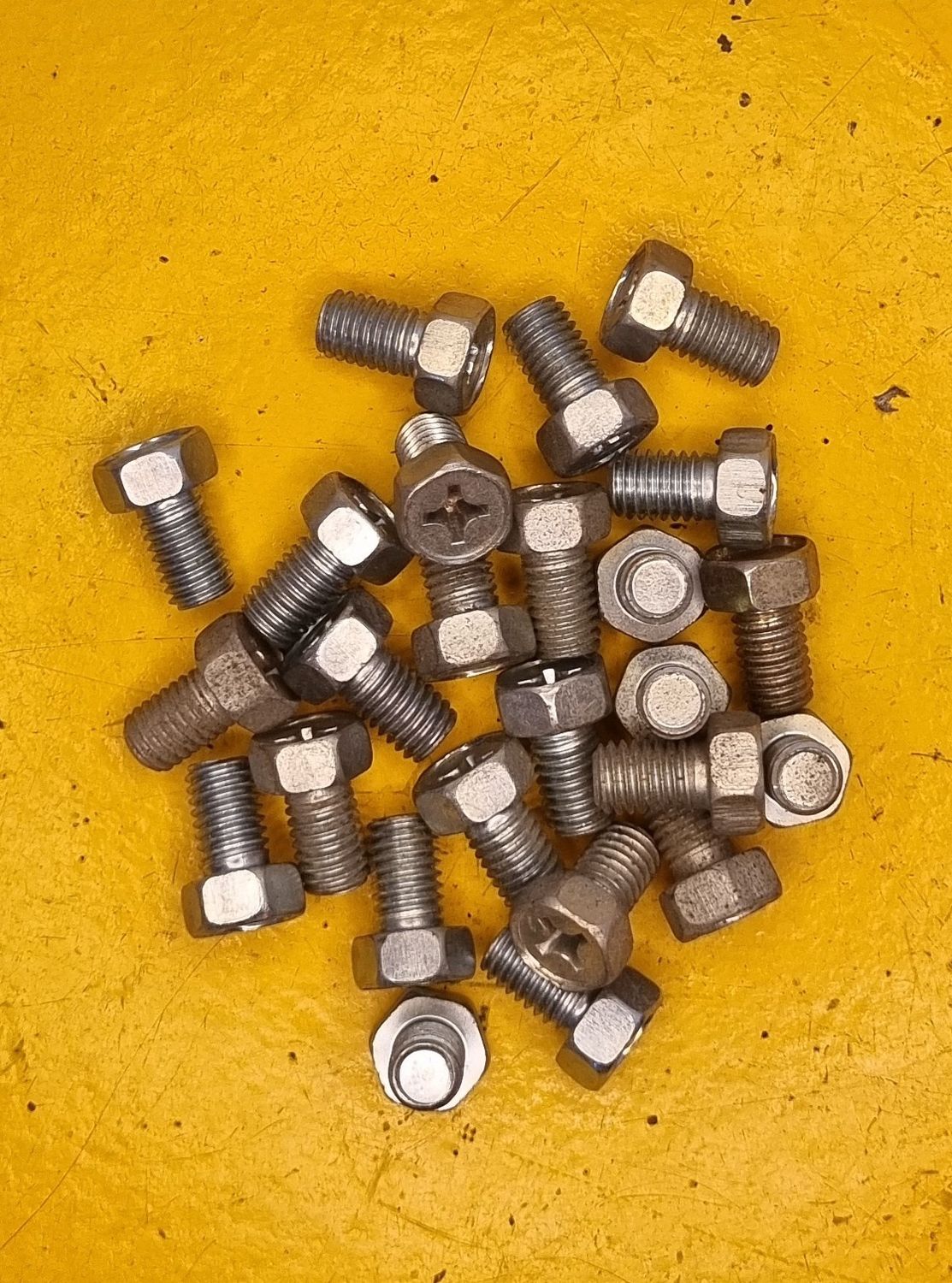 BOLT M8X12 POZI HEXHEAD ZINC