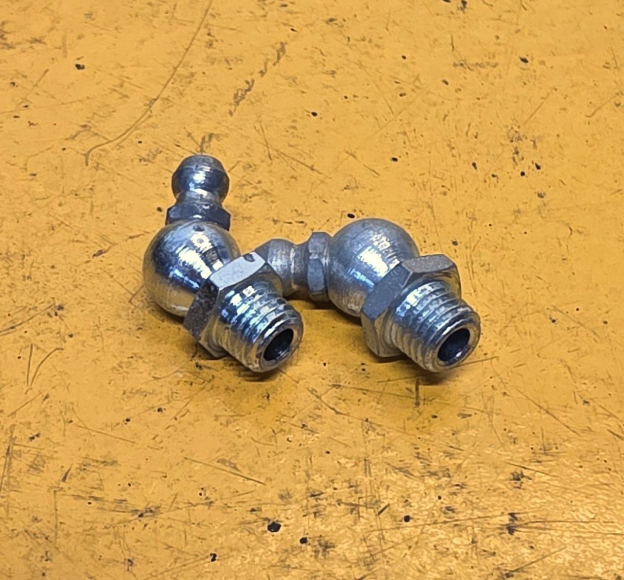 GREASE NIPPLE 8MMX1  45DEG