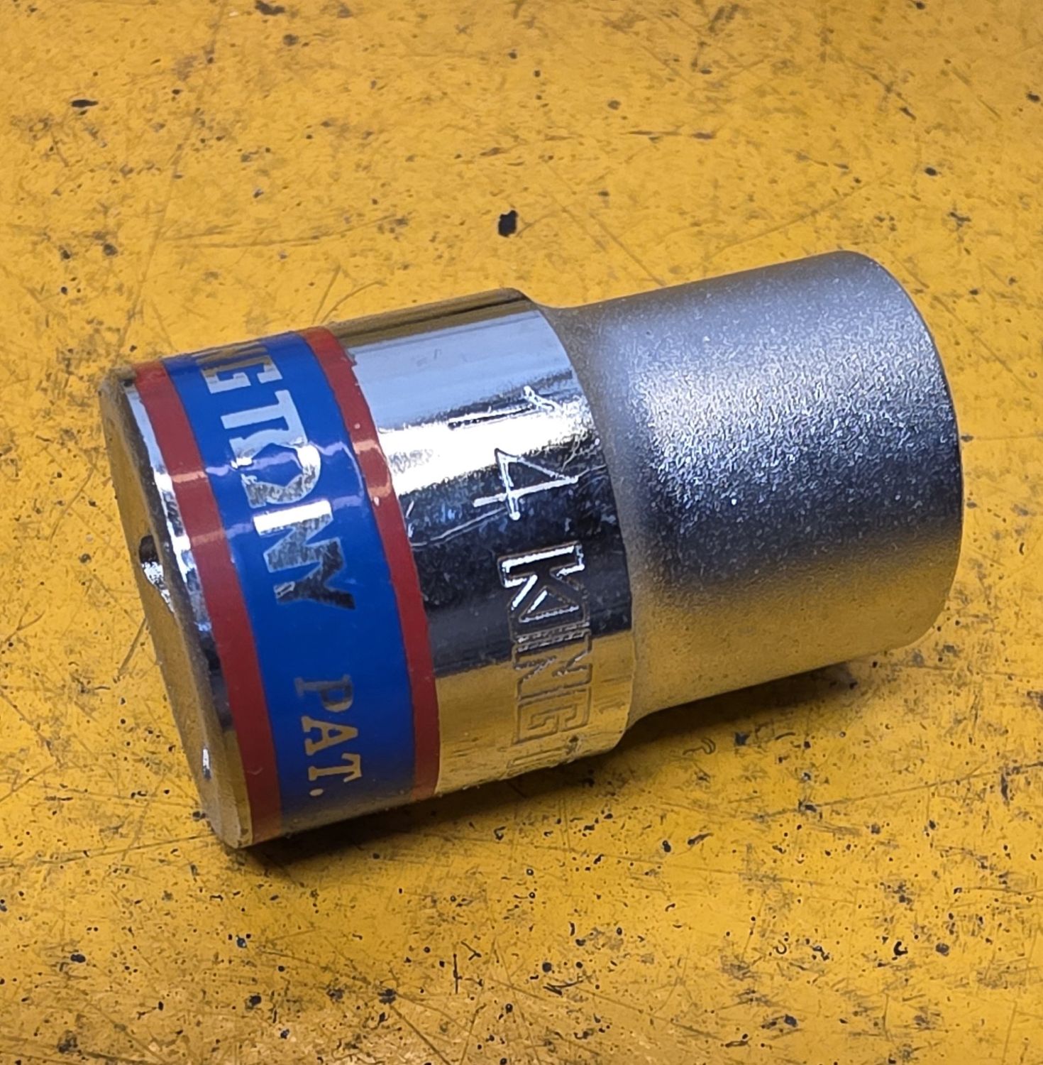 SOCKET 14X1/2DR REG 6PT - KING TONY