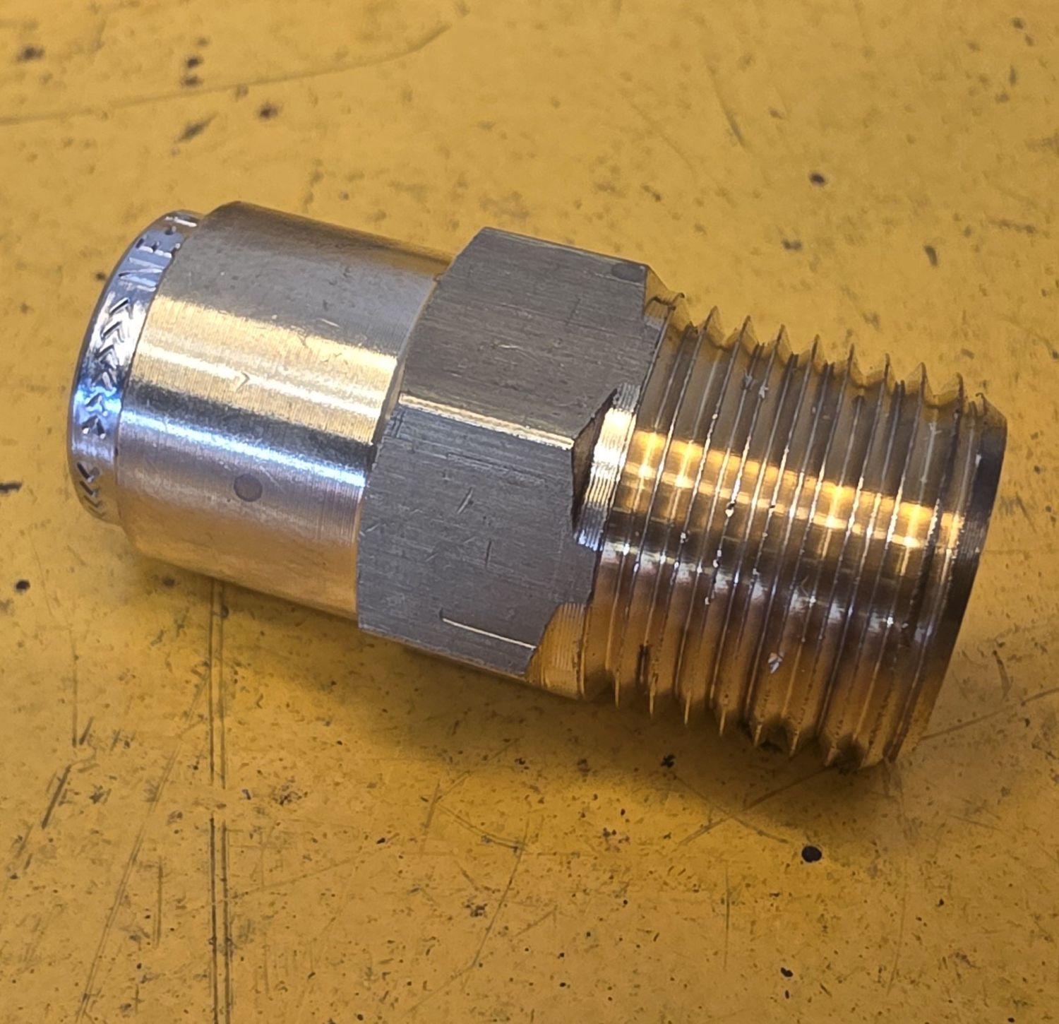 BRASS FFM3 MALE CONNECT M10 TUBE X 3/8 NPT