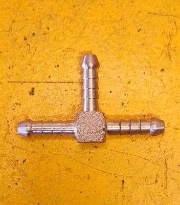 BRASS AIRLINE TEE 1/4 HOSE