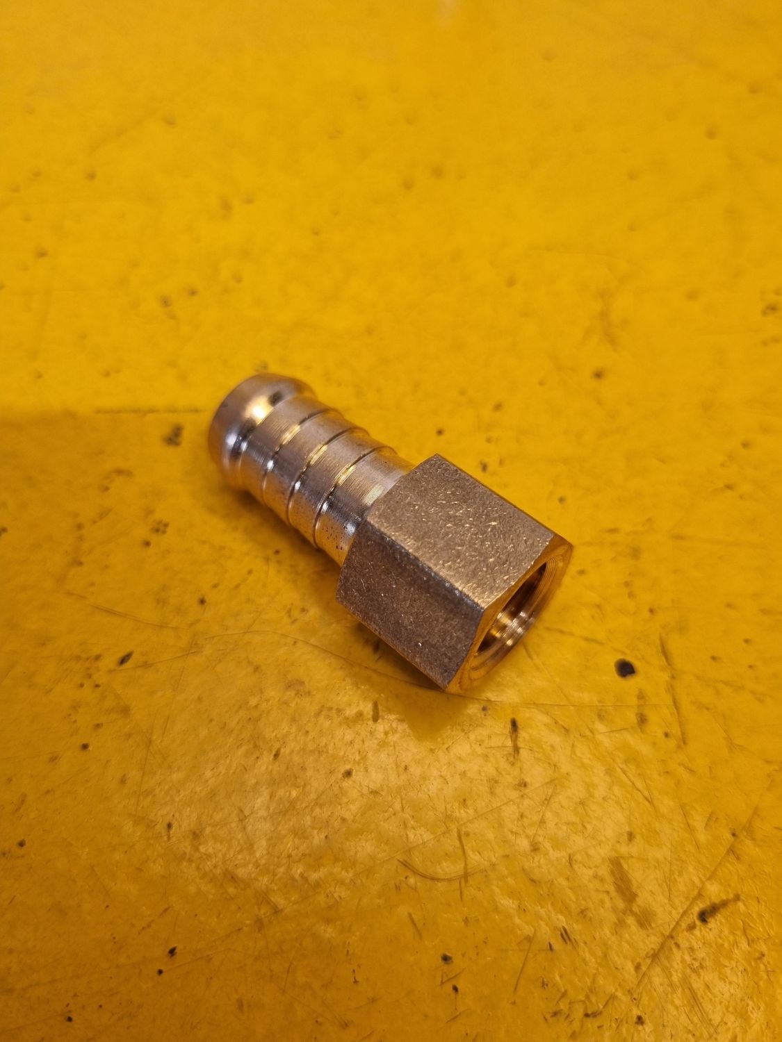 BRASS FEMALE CONNECT  1/2 HOSE TO 1/4 BSP