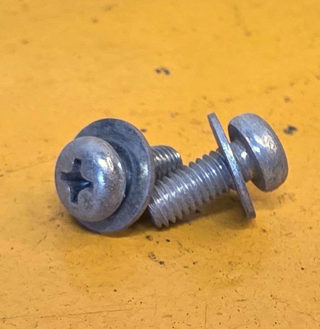SCREW M5X10 PA POZI ZINC