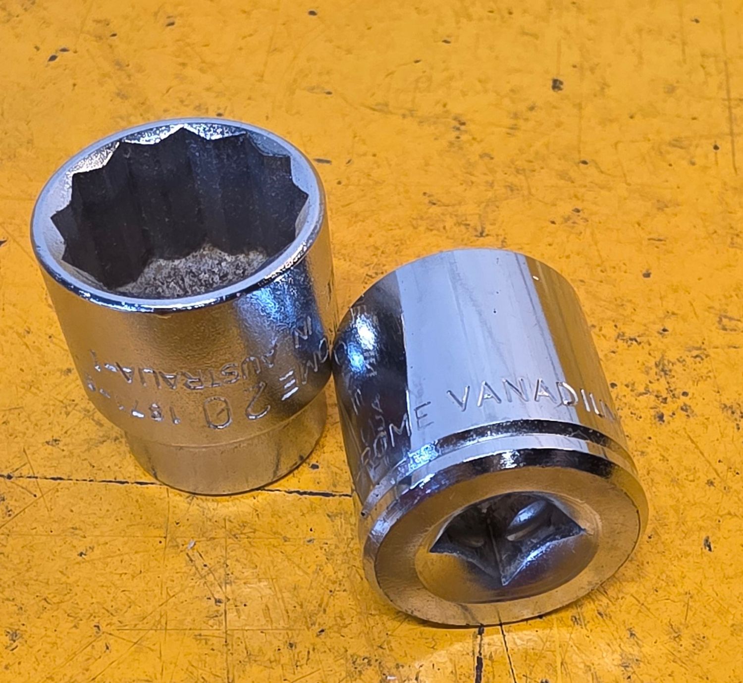 SOCKET 19MM X 3/8 DR REGULAR 12PT