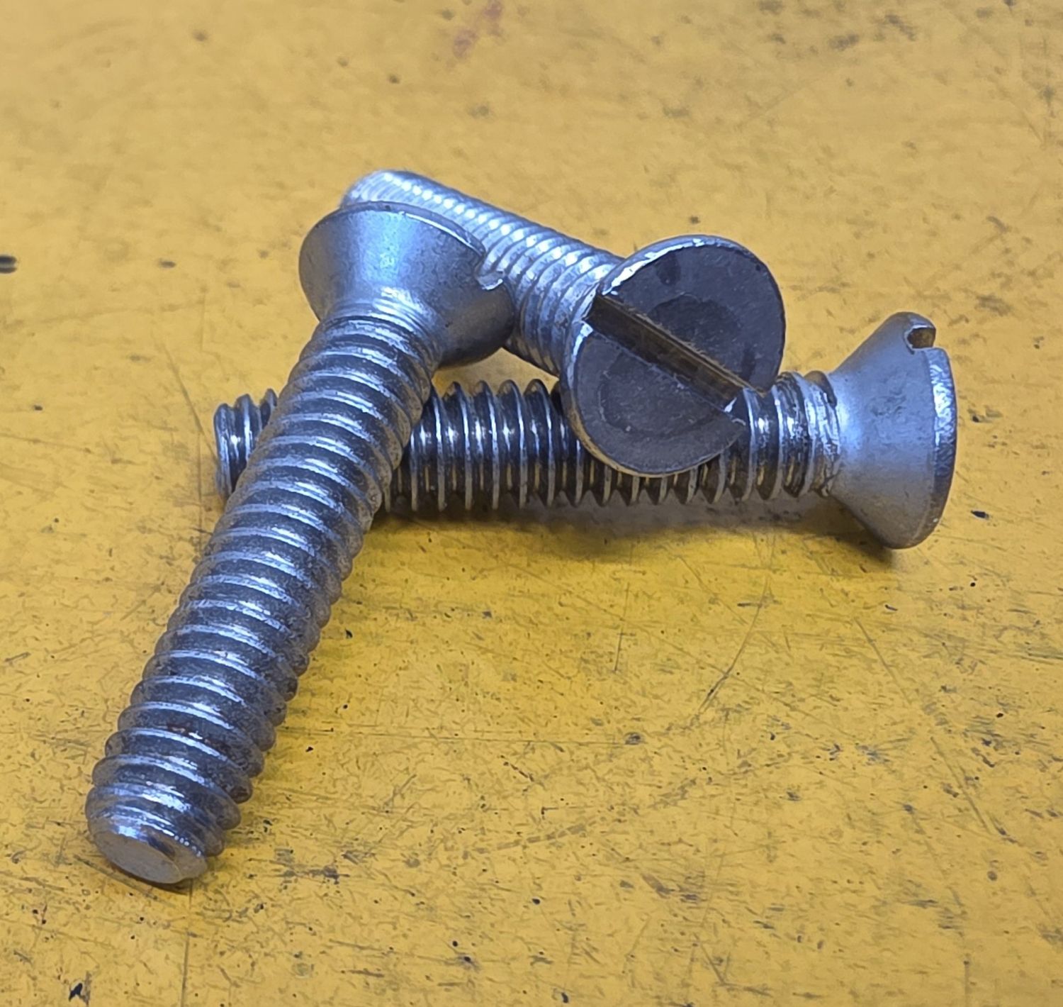 SCREW 1/4X1.1/4 MACHINE SLOT UNC CSK SS304