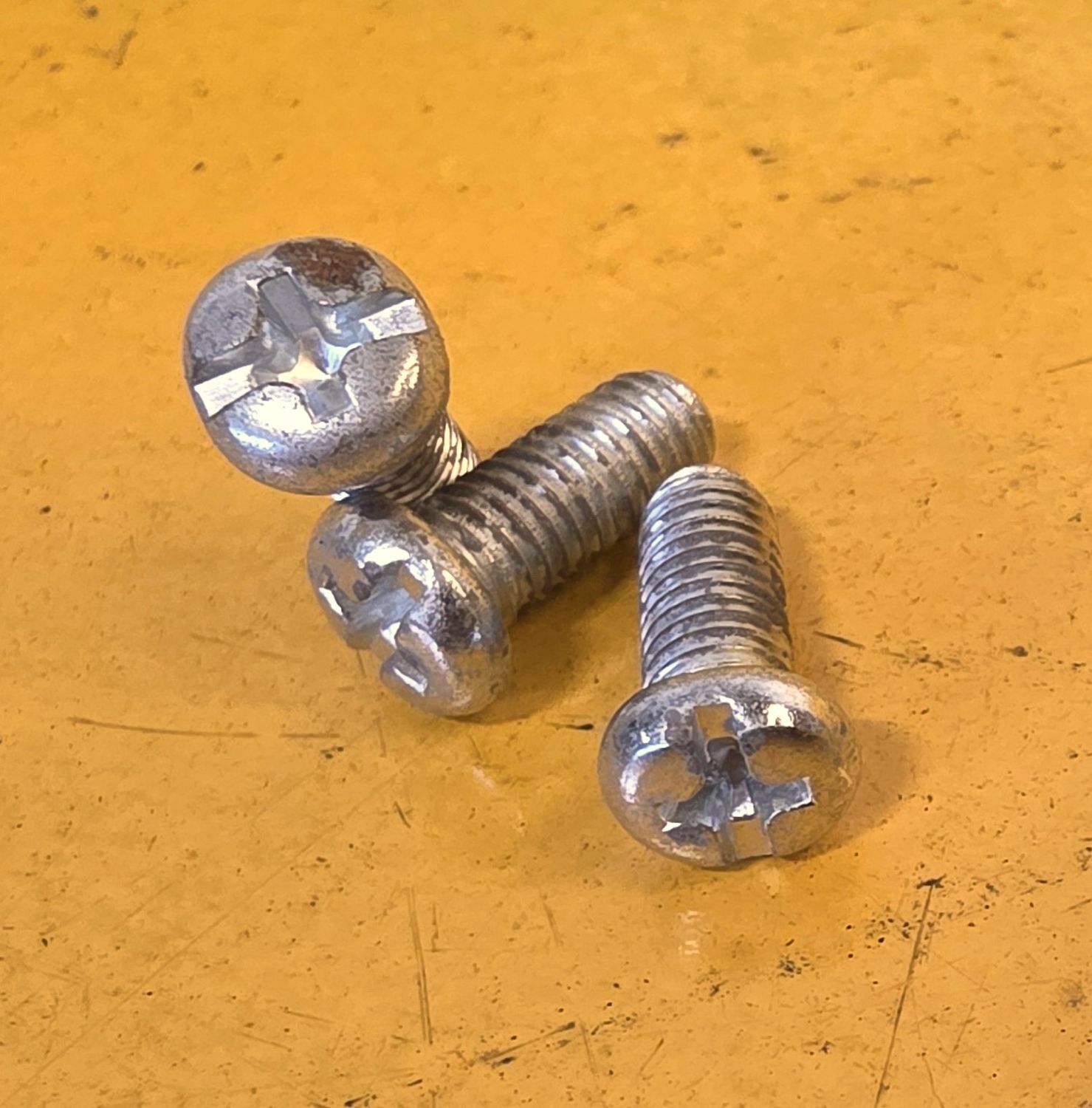 SCREW M5X12 PAN HEAD PHILLIPS/SLOT ZINC