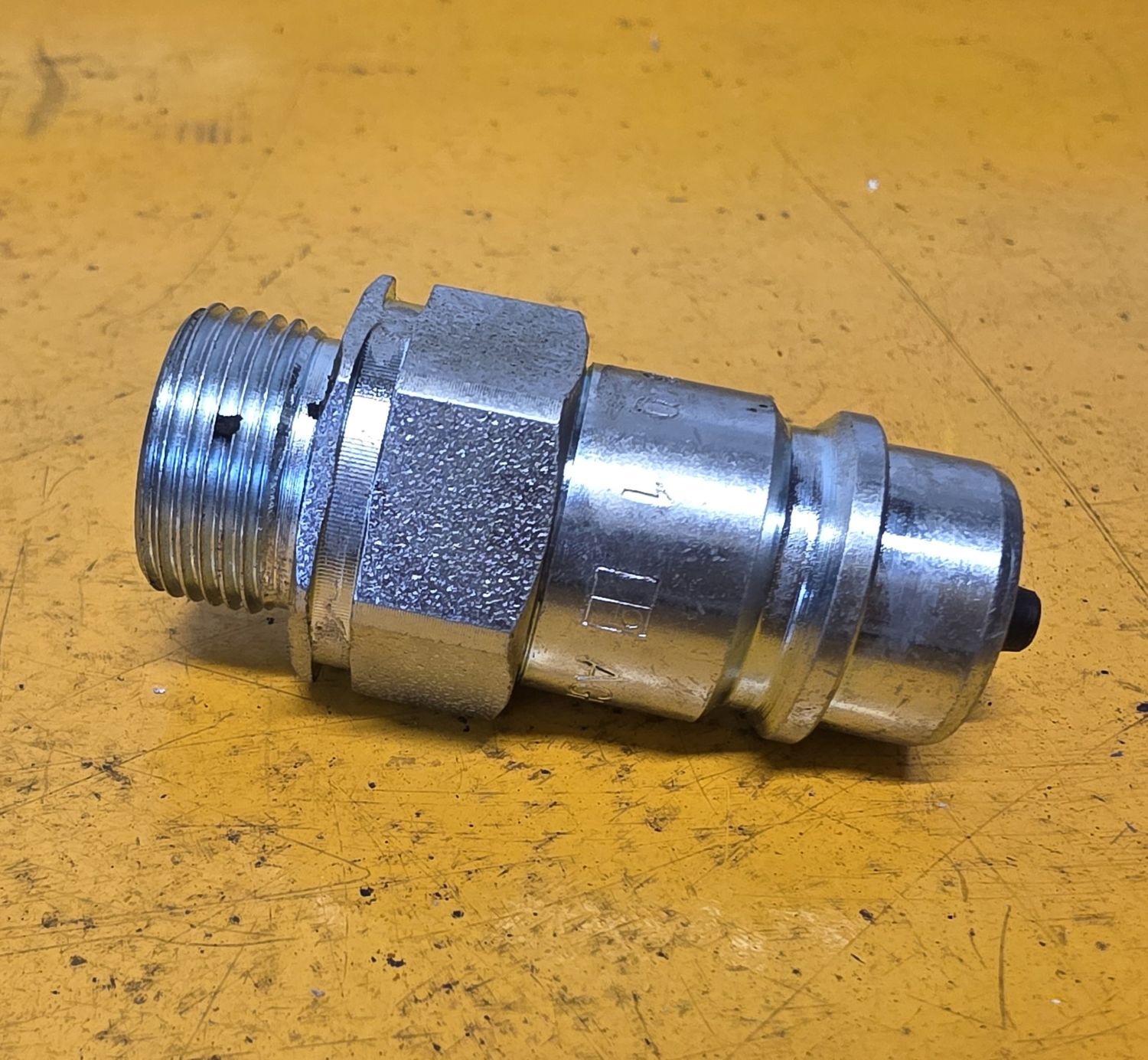 HYDRAULIC COUP 1/2" MALE QUICK RELEASE