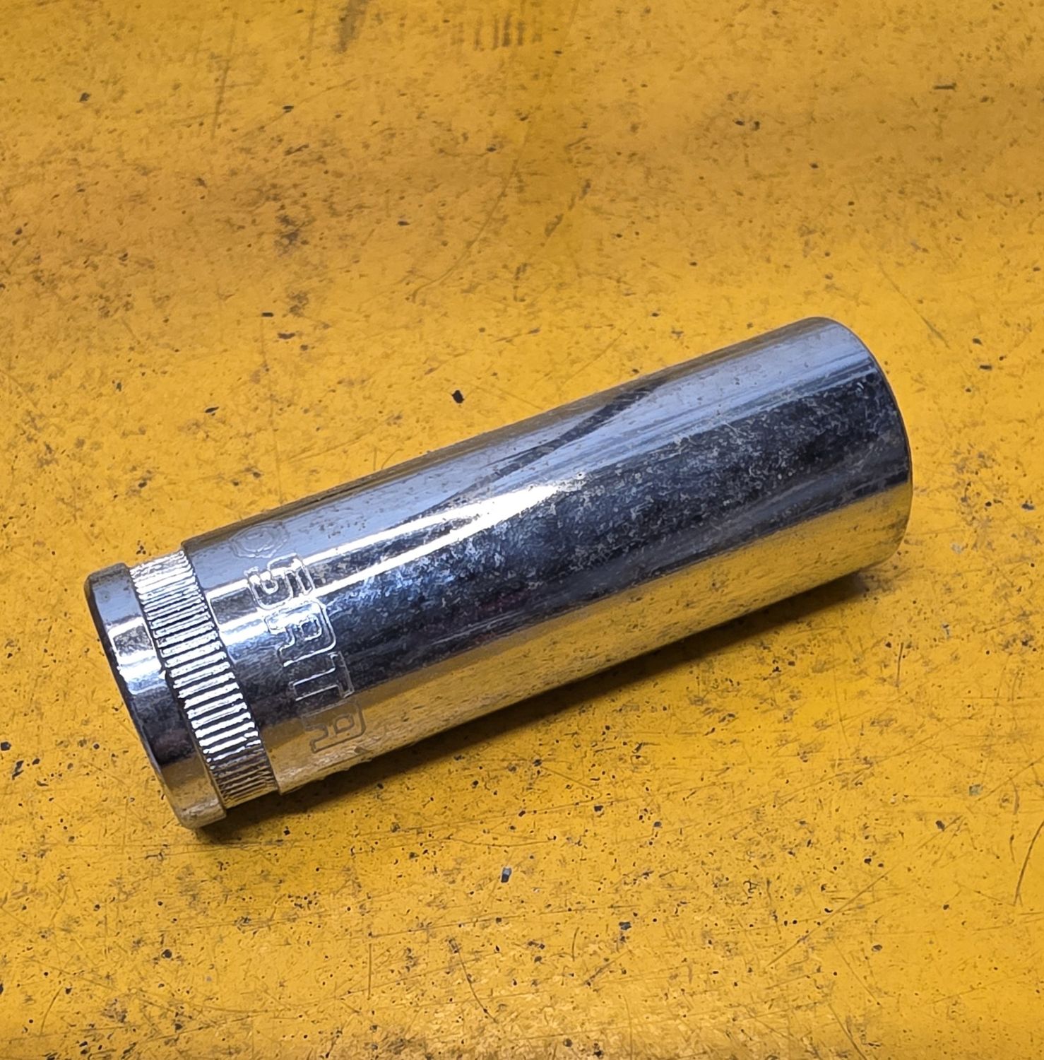 SOCKET 18X1/2DR DEEP 6PT SATA