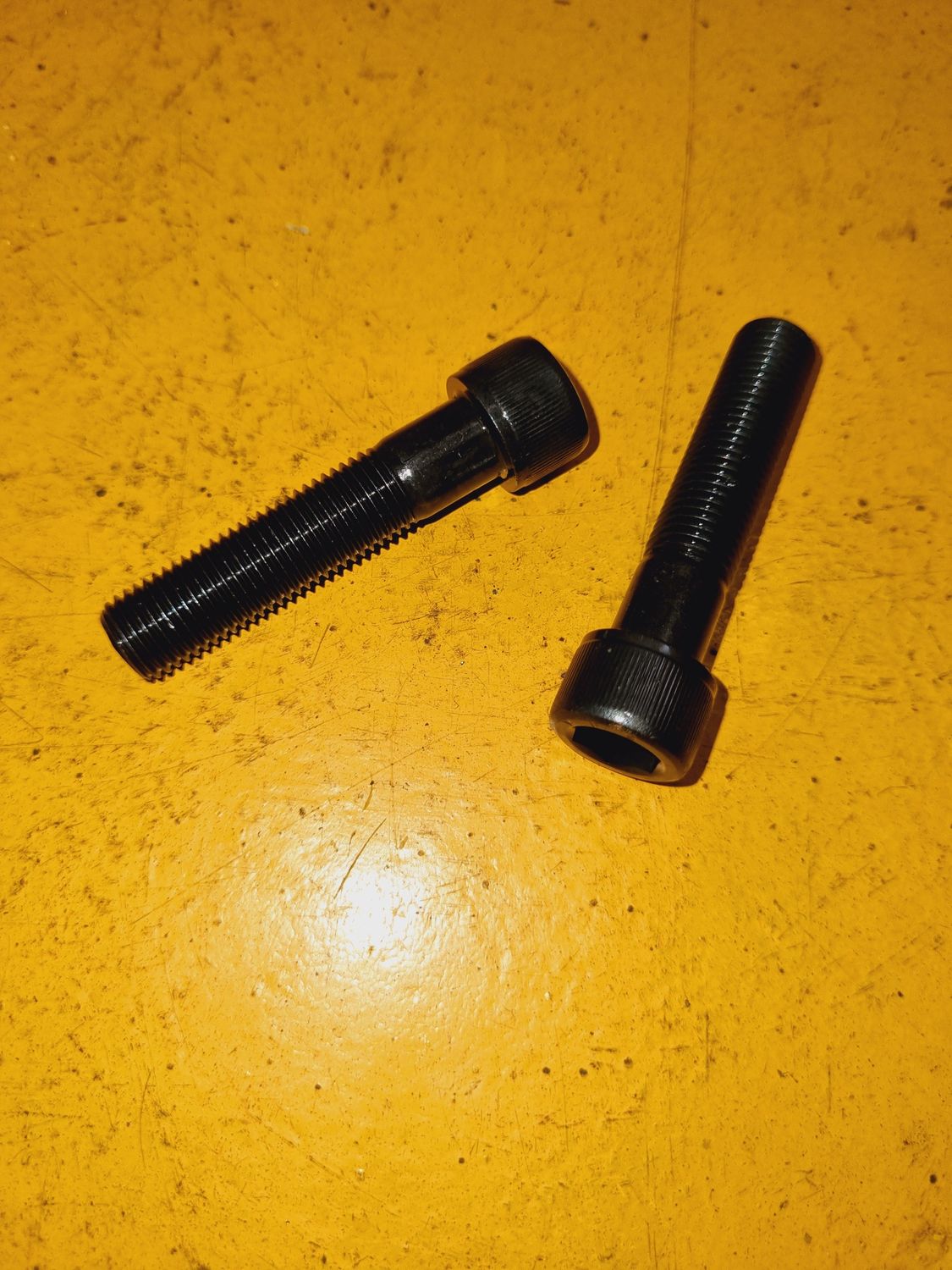 SOCKETHEAD CAPSCREW 7/16X2 UNF BLK