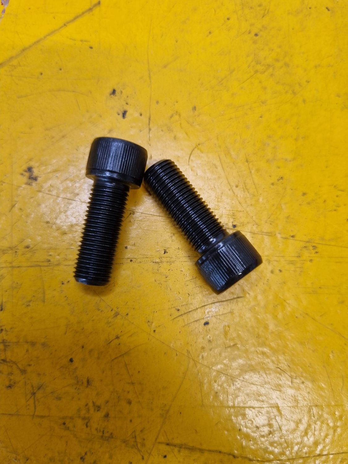 SOCKETHEAD CAPSCREW 3/8X1 UNF BLK