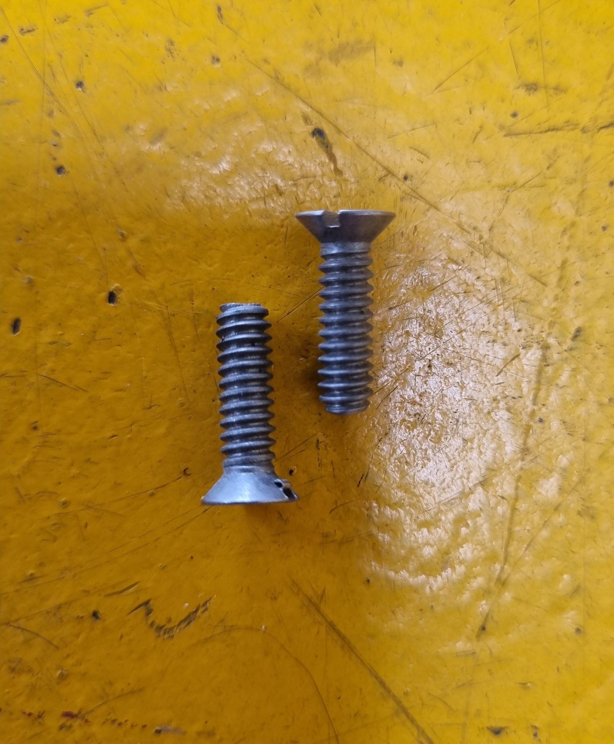 SCREW 3/16X1/2 MACHINE UNC CSK SLOT SS304