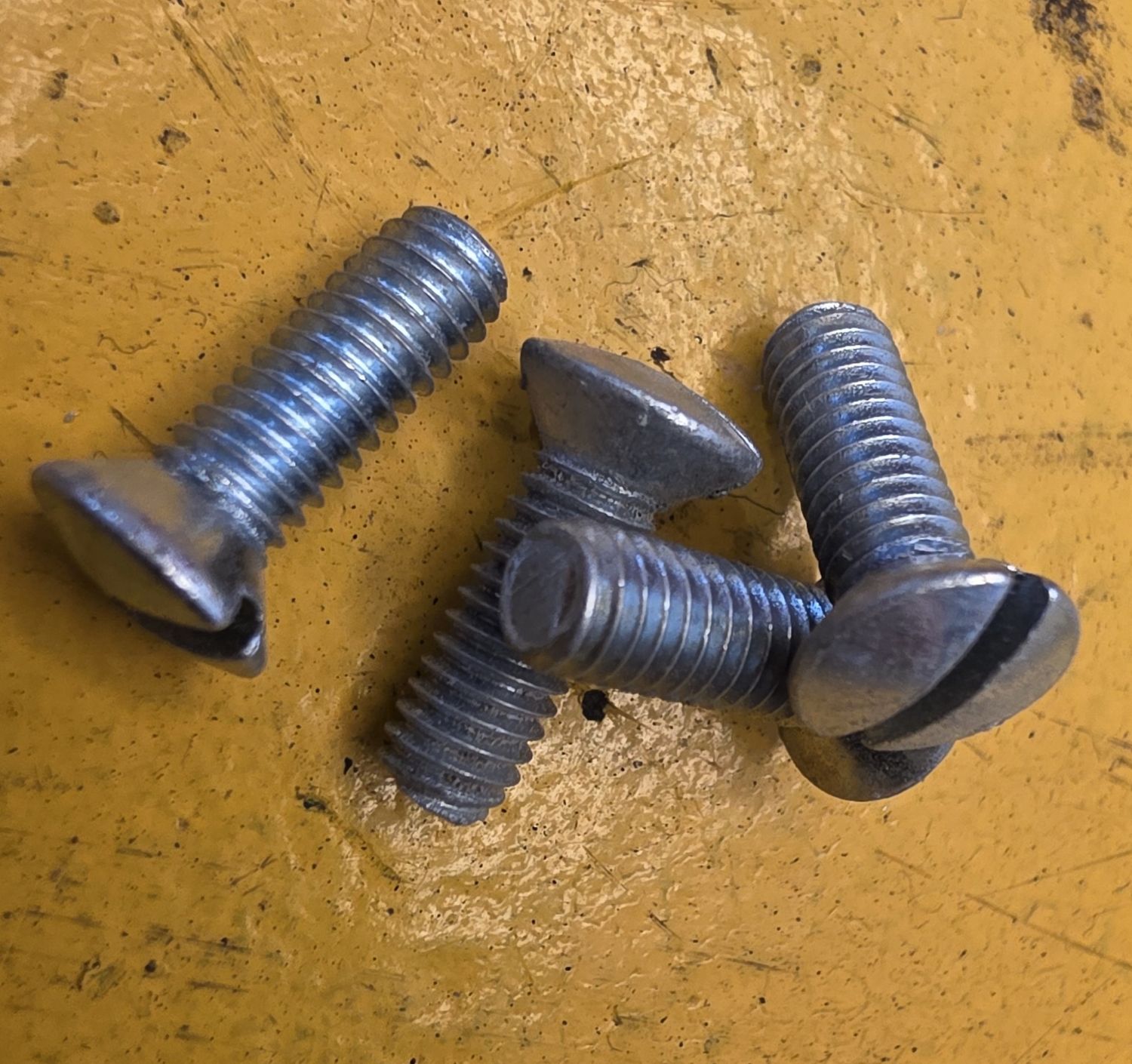 SCREW M4X10 MACHINE CSK RAISED SLOT ZINC