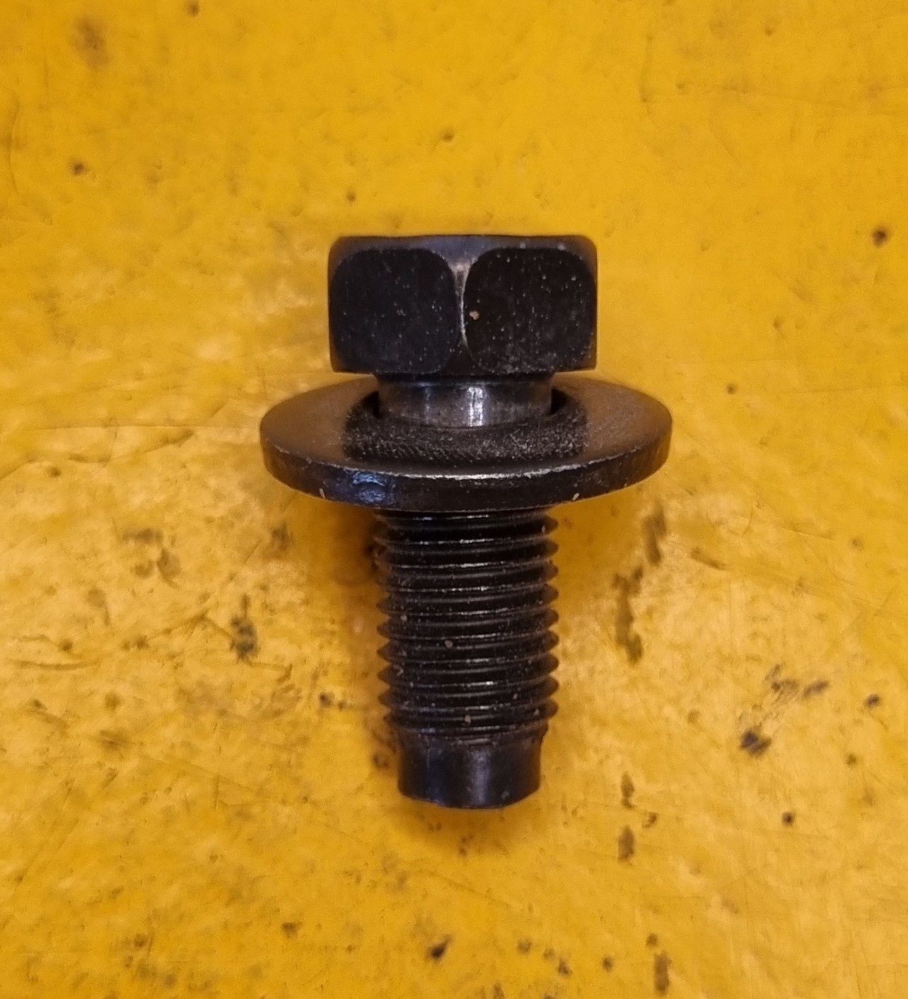 BOLT M10X20 1.25 FINE PA BLK