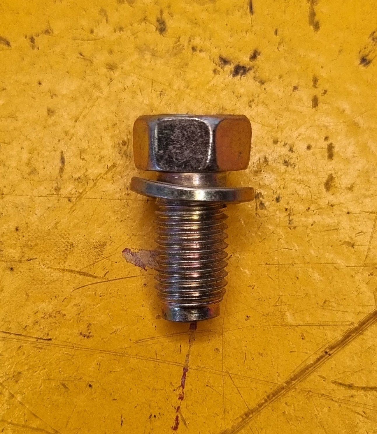 BOLT M10X18 PA 1.25 FINE YZP JIS