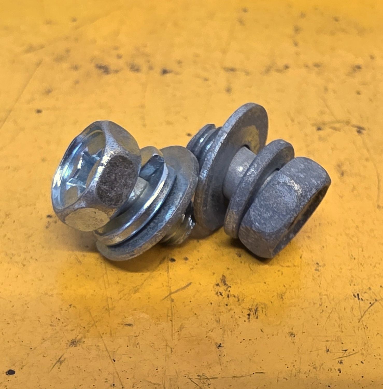 SCREW M6X8 POZI HEXHEAD PA