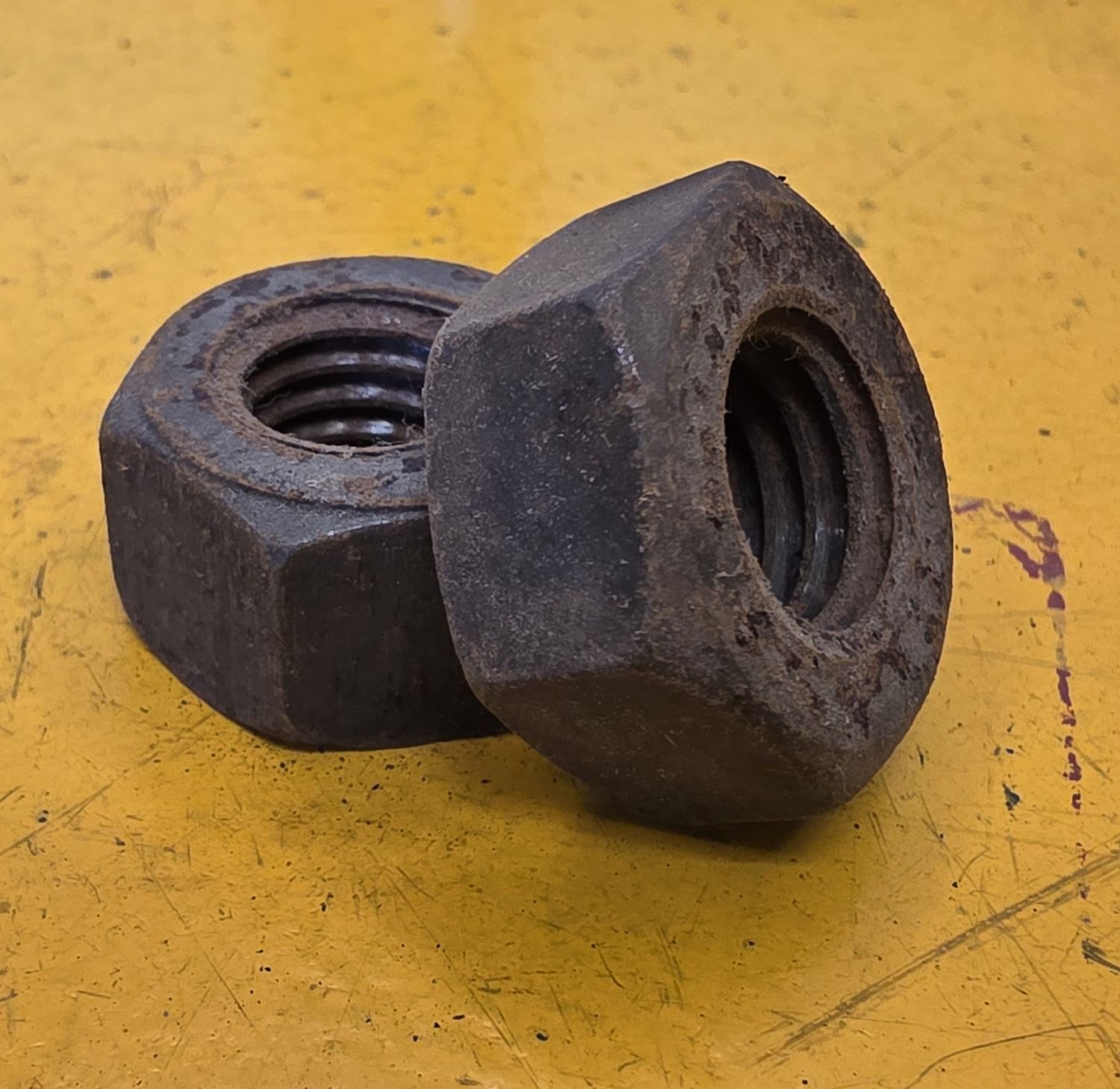 NUT 5/8 BSW BLK
