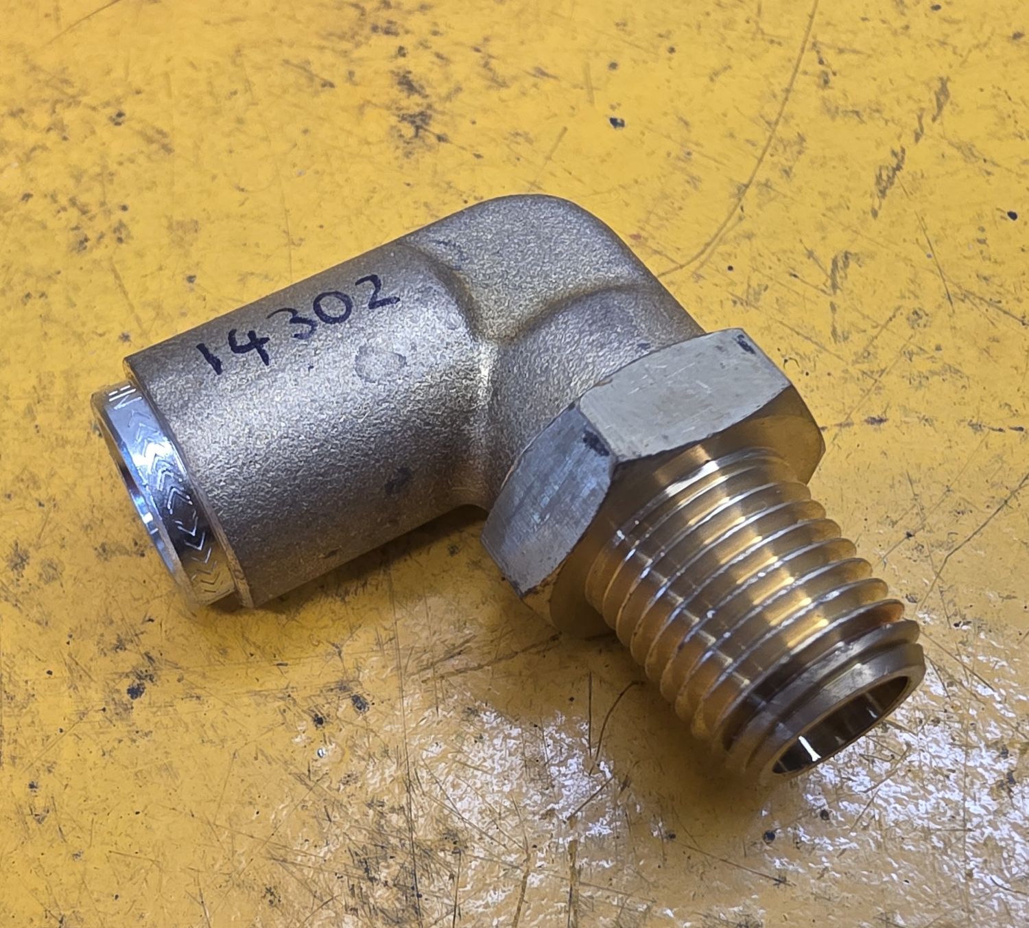BRASS FFM5 ELBOW SWIVEL 10MMX1/4 NPT