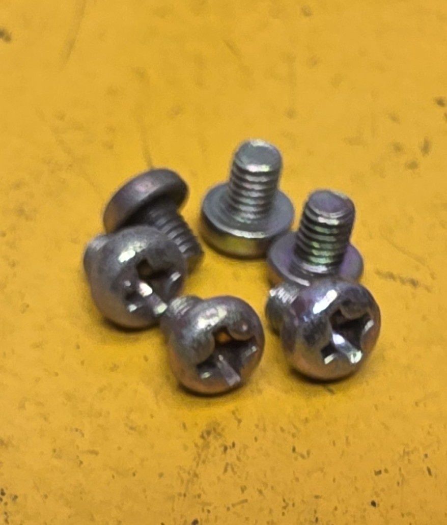 SCREW M3X4 POZI / PHILLIPS YZ