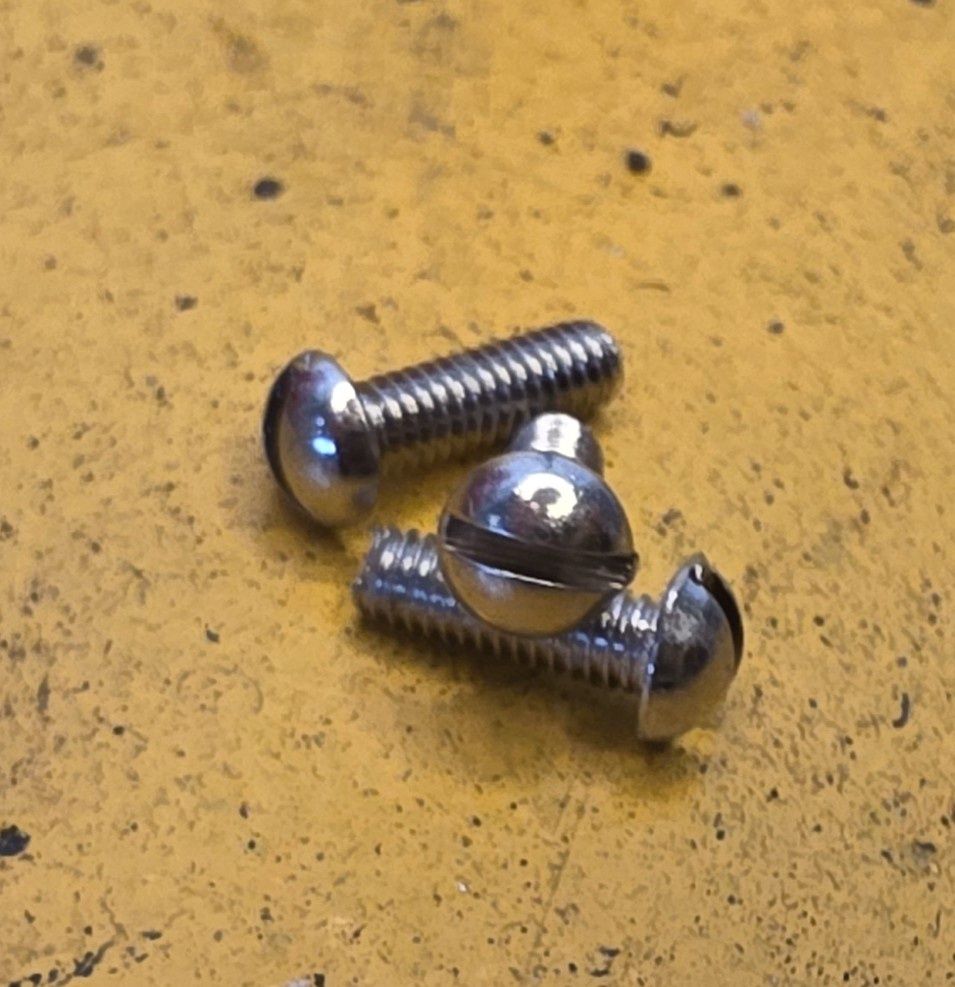 SCREW M2.6X8 0.45 PITCH SLOT BUTTON NICKEL PLATED BRASS