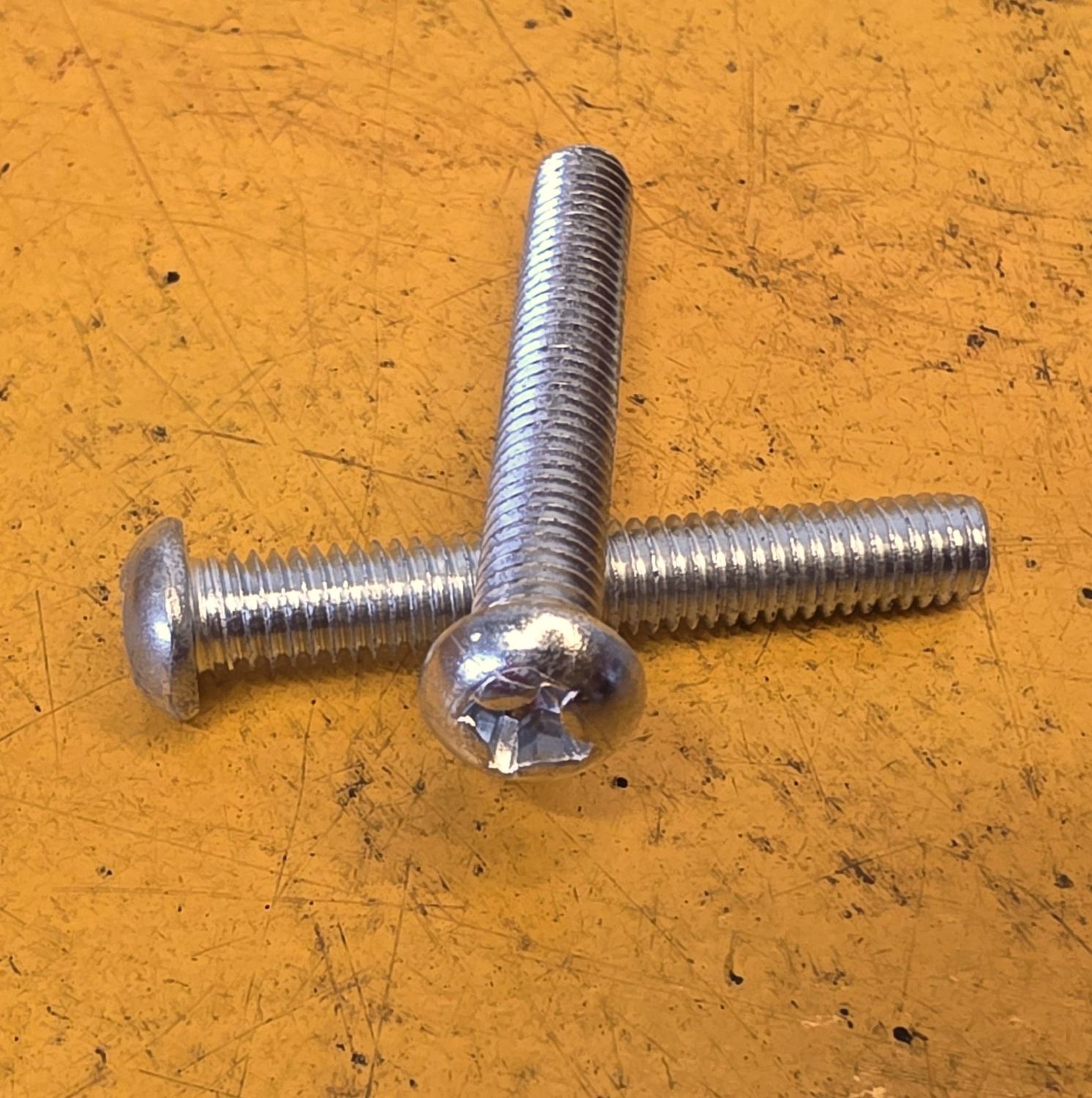 SCREW M6X40 MACHINE POZI ZINC