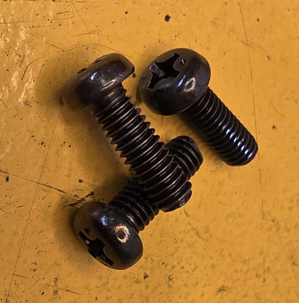 SCREW M4X12 PHILLIPS BUTTONHEAD BLK