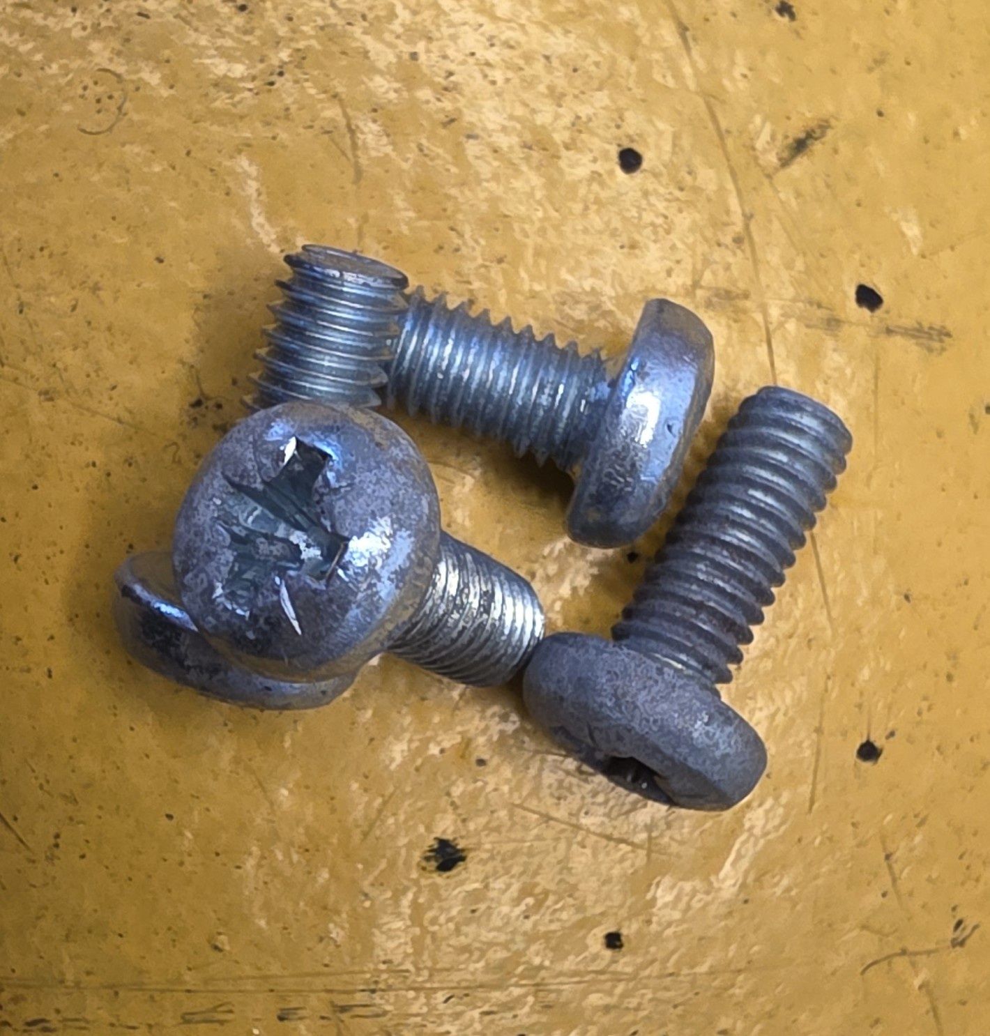 SCREW M4X10 POZI ZINC