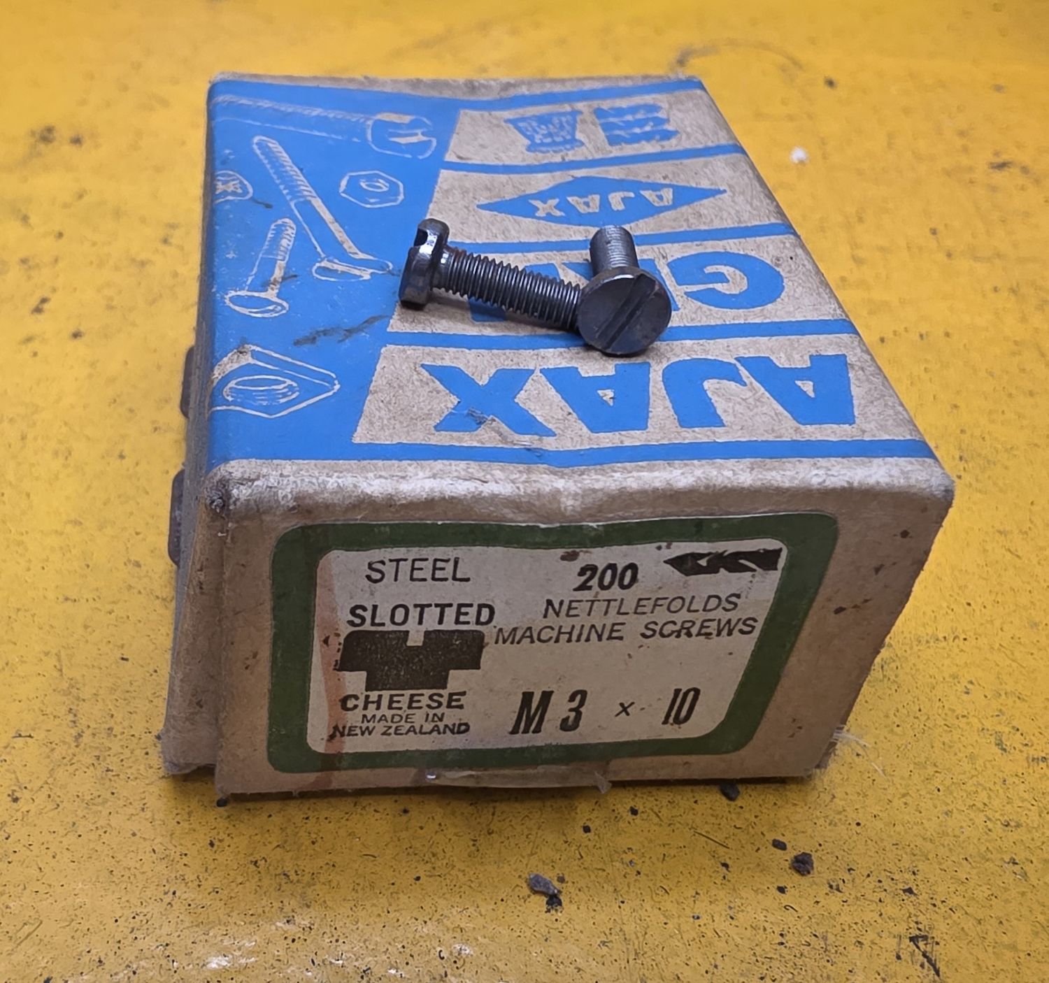 SCREW M3X10 SLOT CHEESEHEAD STEEL