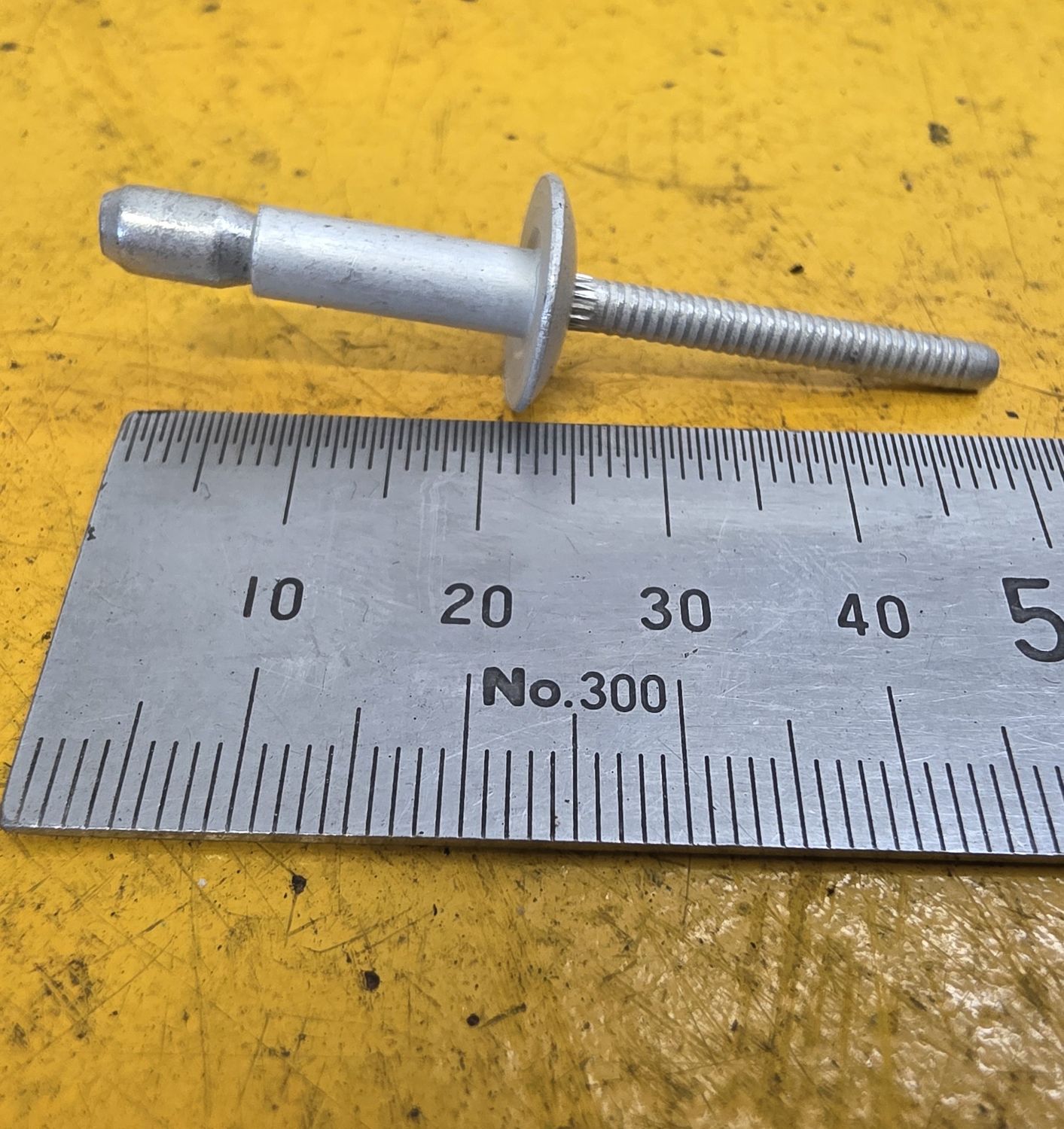 RIVET 6-7 SEALED INTERNAL