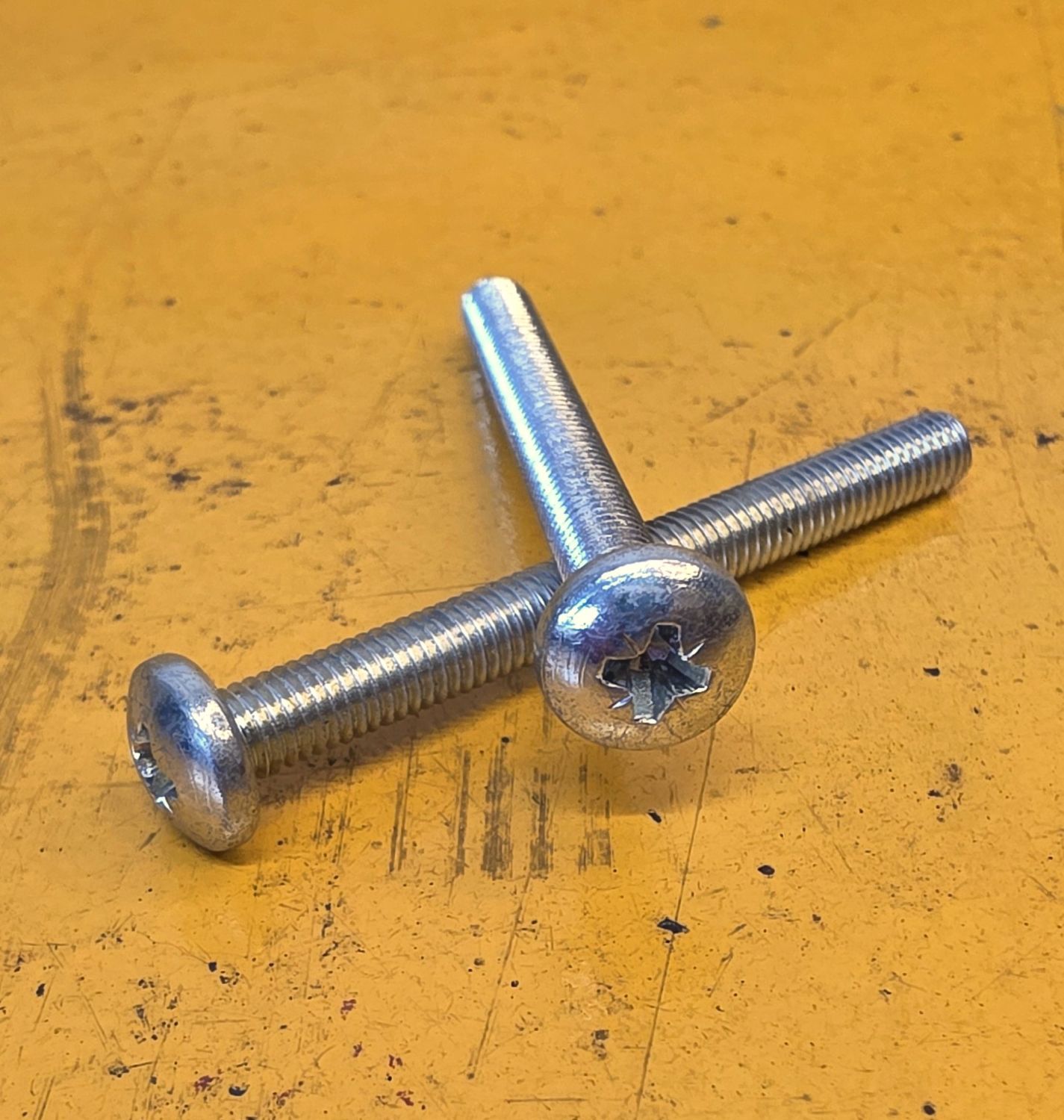 SCREW M5X50 POZI BUTTONHEAD ZINC