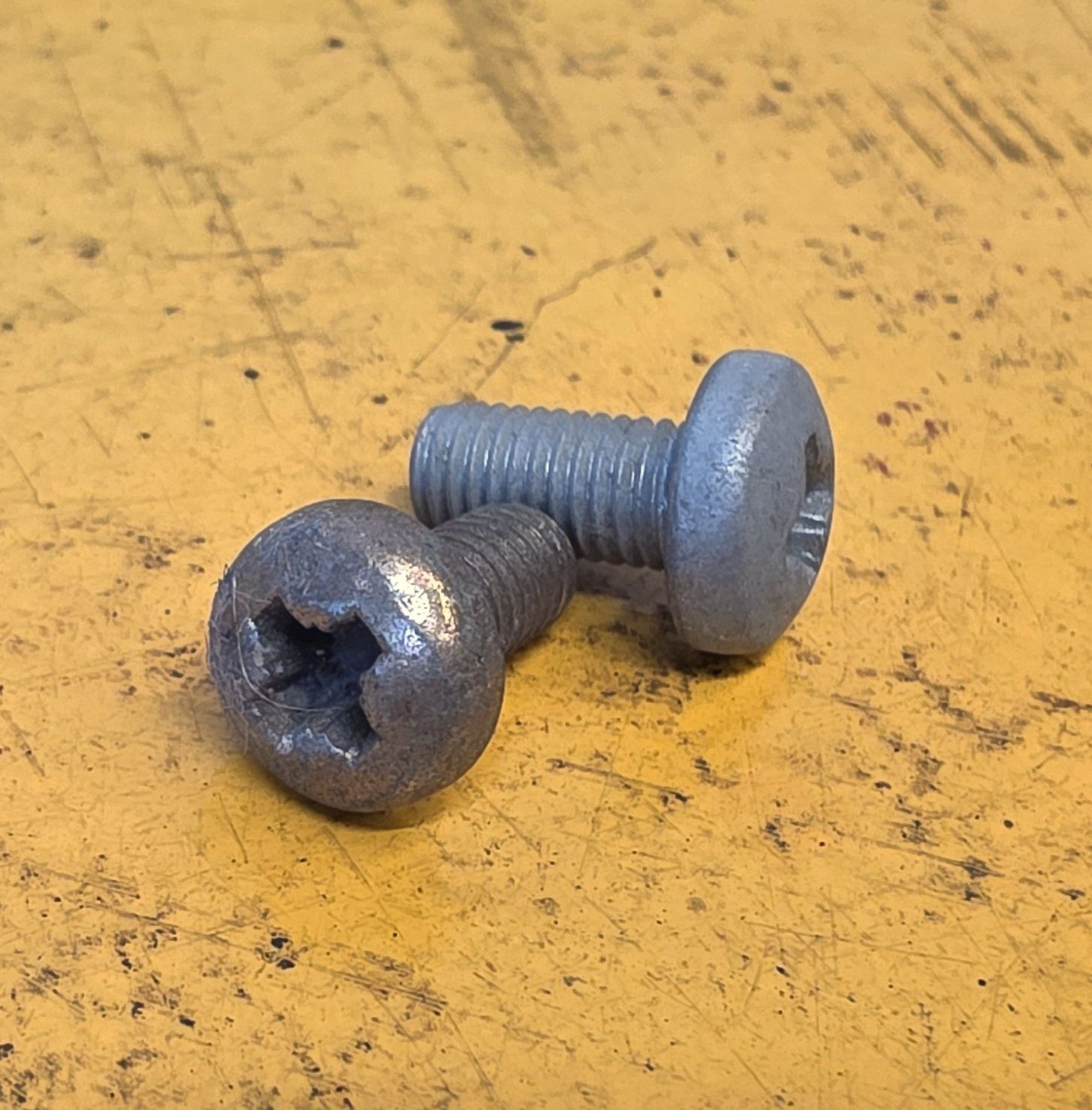 SCREW M6X12 MACHINE POZI ZINC PLATE