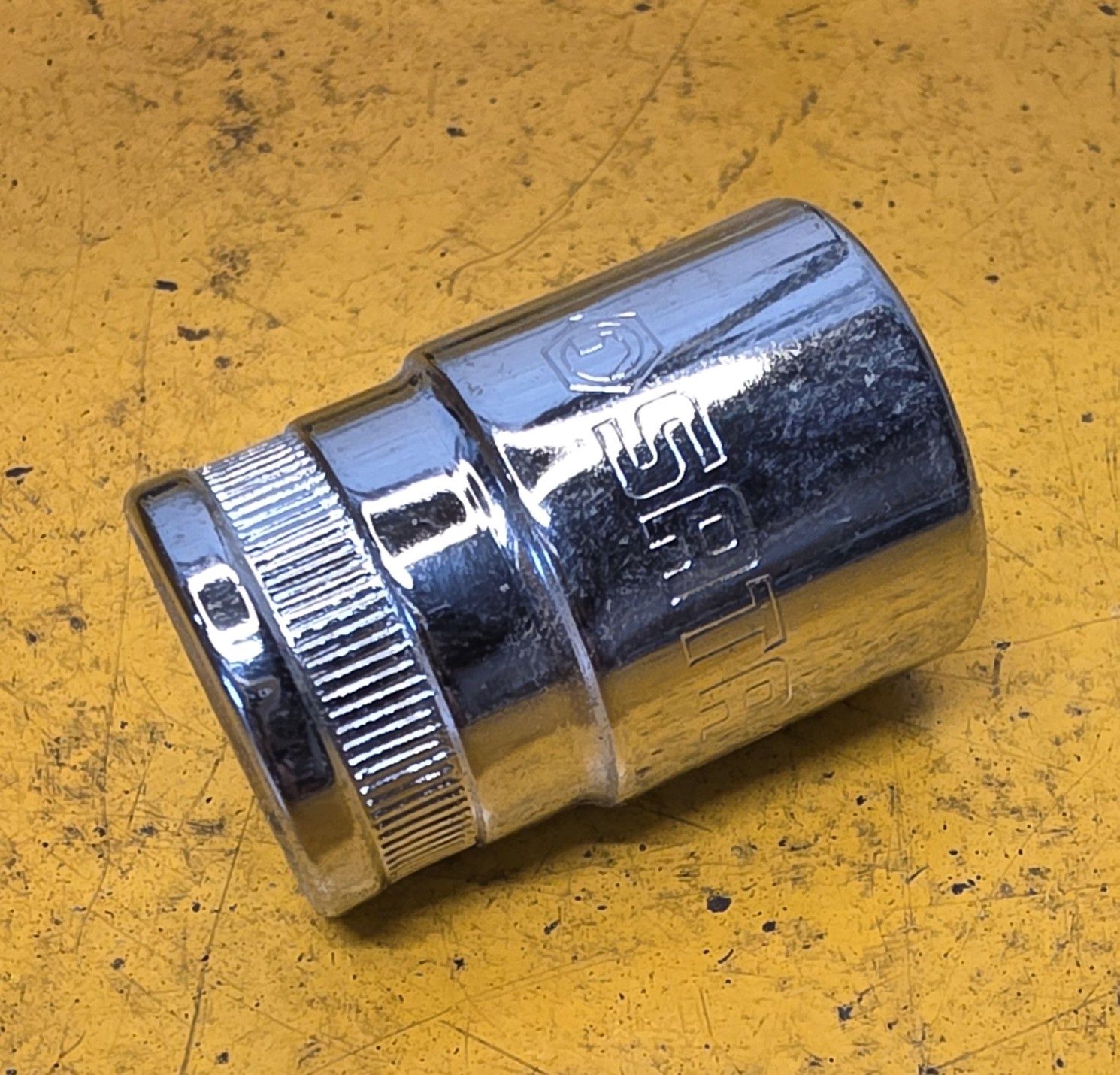 SOCKET 19X1/2DR REG 12PT SATA