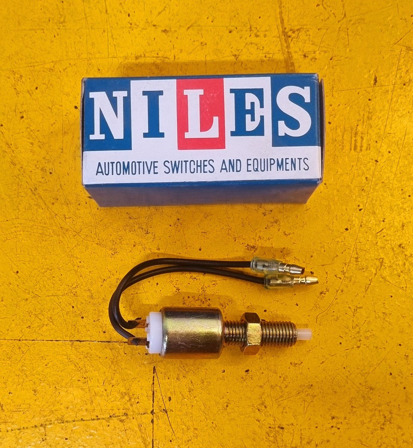 SWITCH BRAKE STOP WARNING DATSUN