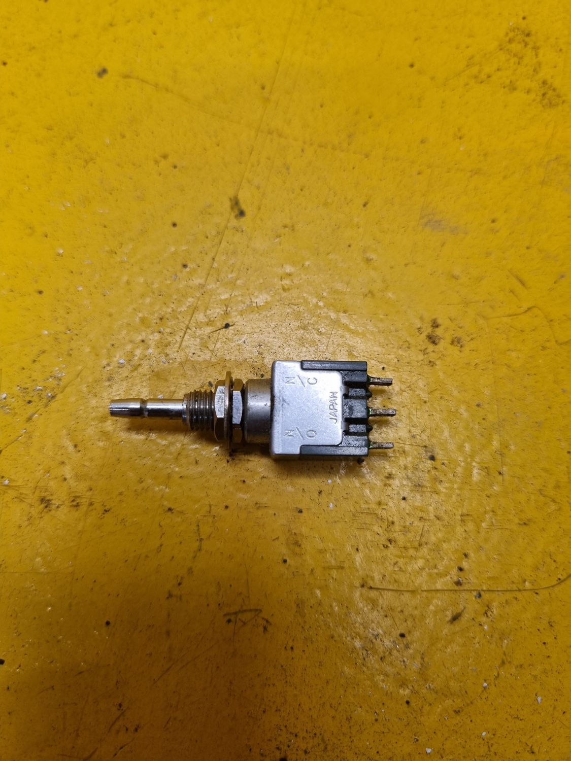 PUSH SWITCH MINI MOMENTARY